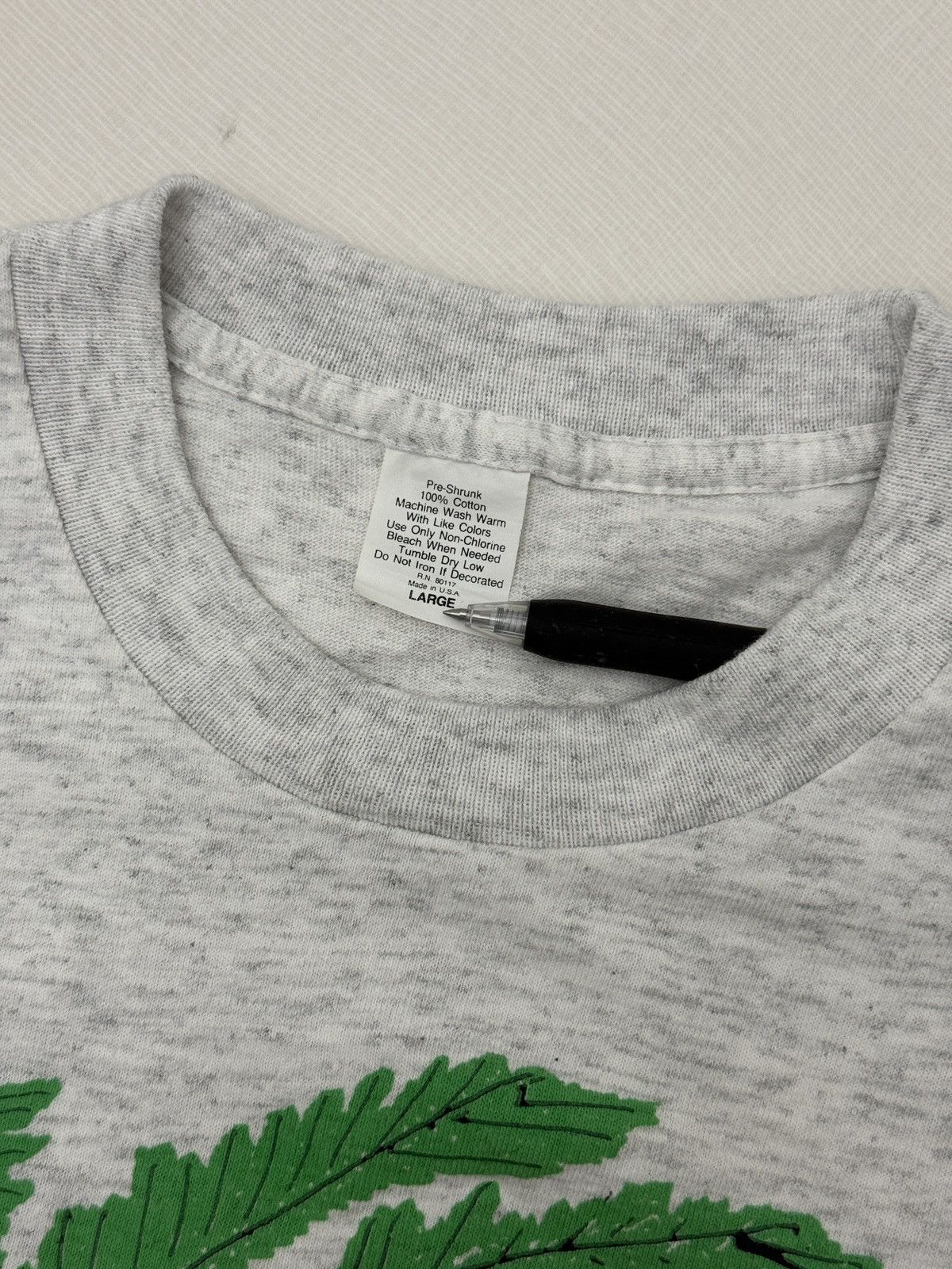 Warner Bros Vintage 90s Bugs Bunny Graphic TShirt Single Stitch 1994 Size US L / EU 52-54 / 3 - 5 Thumbnail