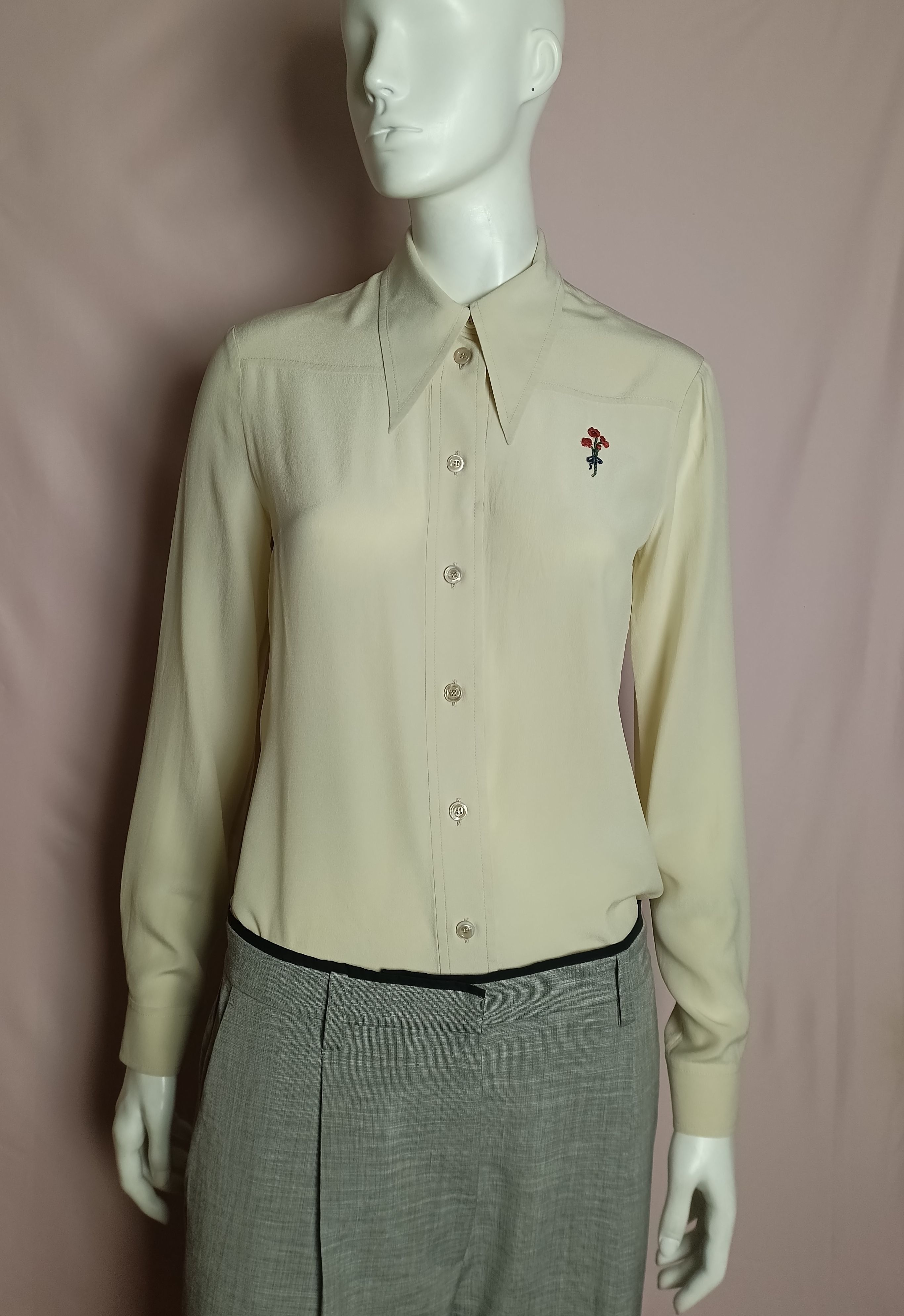 Gucci Gucci Ivory Silk Blouse Embroidered Flower EU 38 Size S / US 4 / IT 40 - 1 Thumbnail