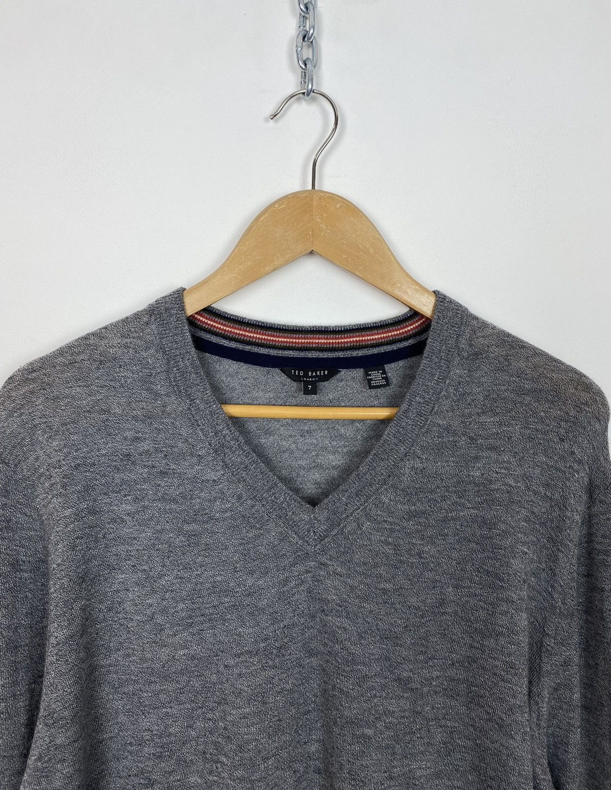 Ted Baker Ted Baker London V-Neck Wool Jumper Sweater Designer UK Grey Size US XL / EU 56 / 4 - 2 Thumbnail