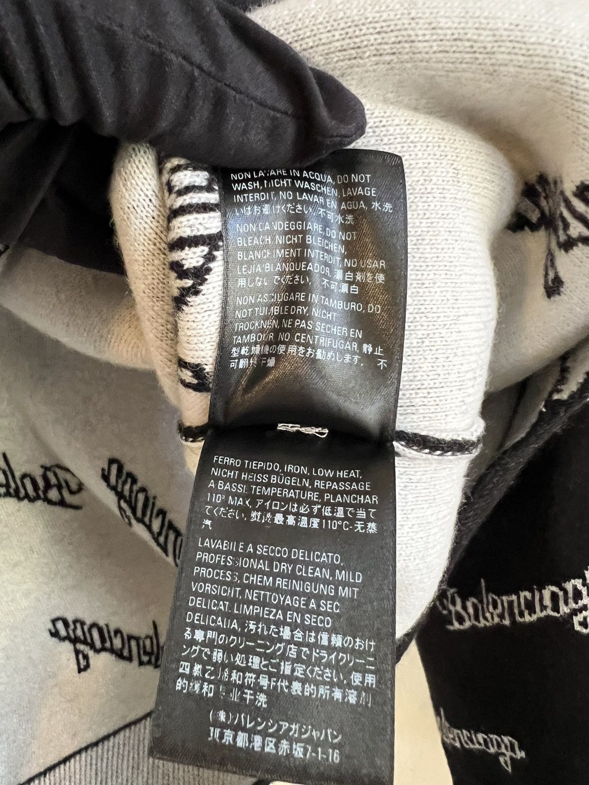 Balenciaga BALENCIAGA All-Over Script Wool Pullover Sweater size Small Size US S / EU 44-46 / 1 - 7 Thumbnail