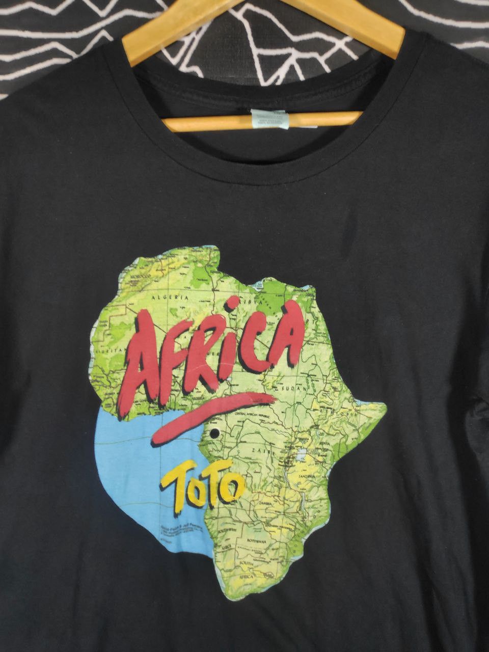 Band Tees × Vintage TOTO ''AFRICA'' Album Rock Band Tee Size L Size US L / EU 52-54 / 3 - 3 Thumbnail