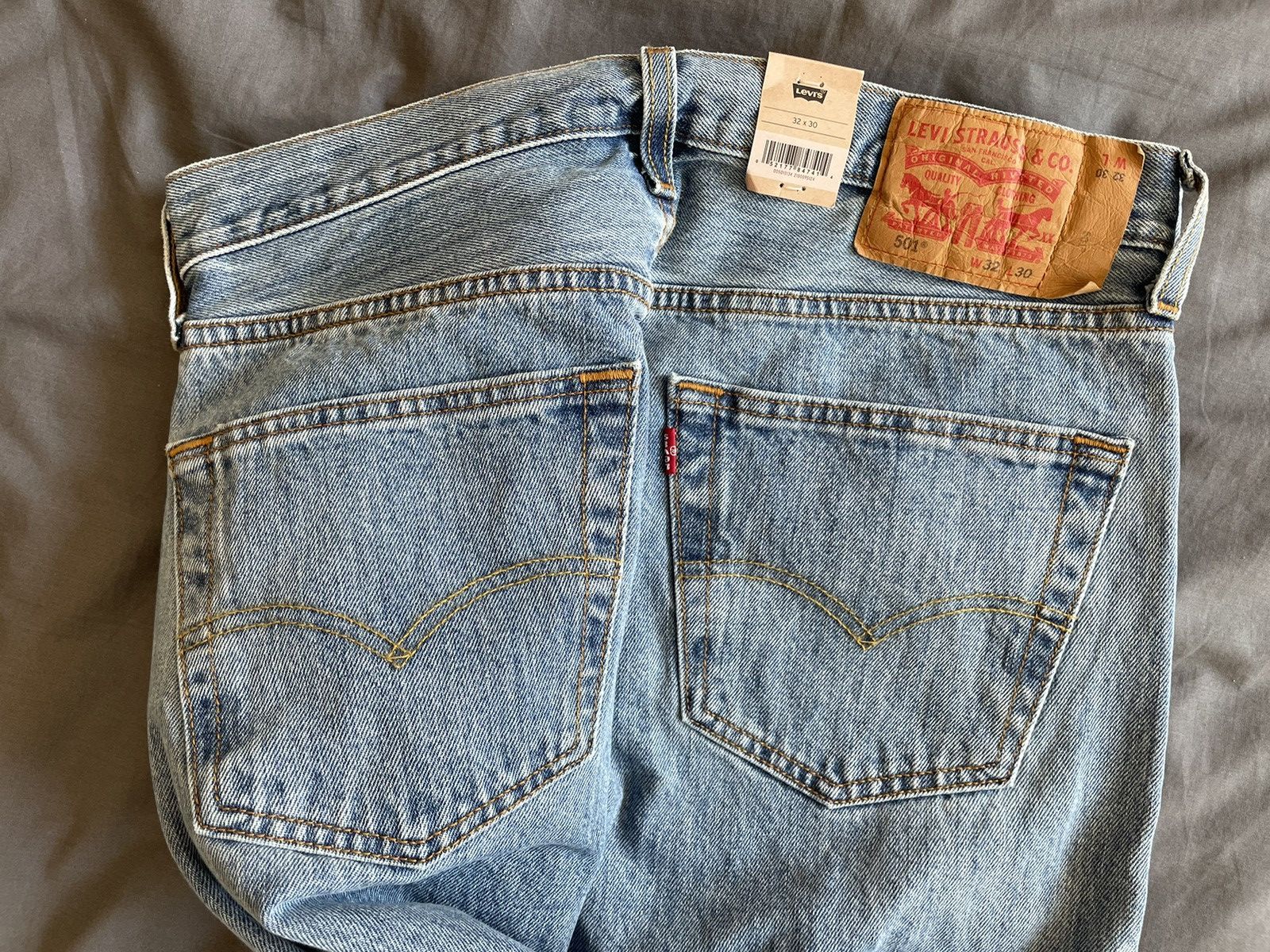 Levi's Levi’s 501 - light wash (never worn) Size US 32 / EU 48 - 6 Thumbnail
