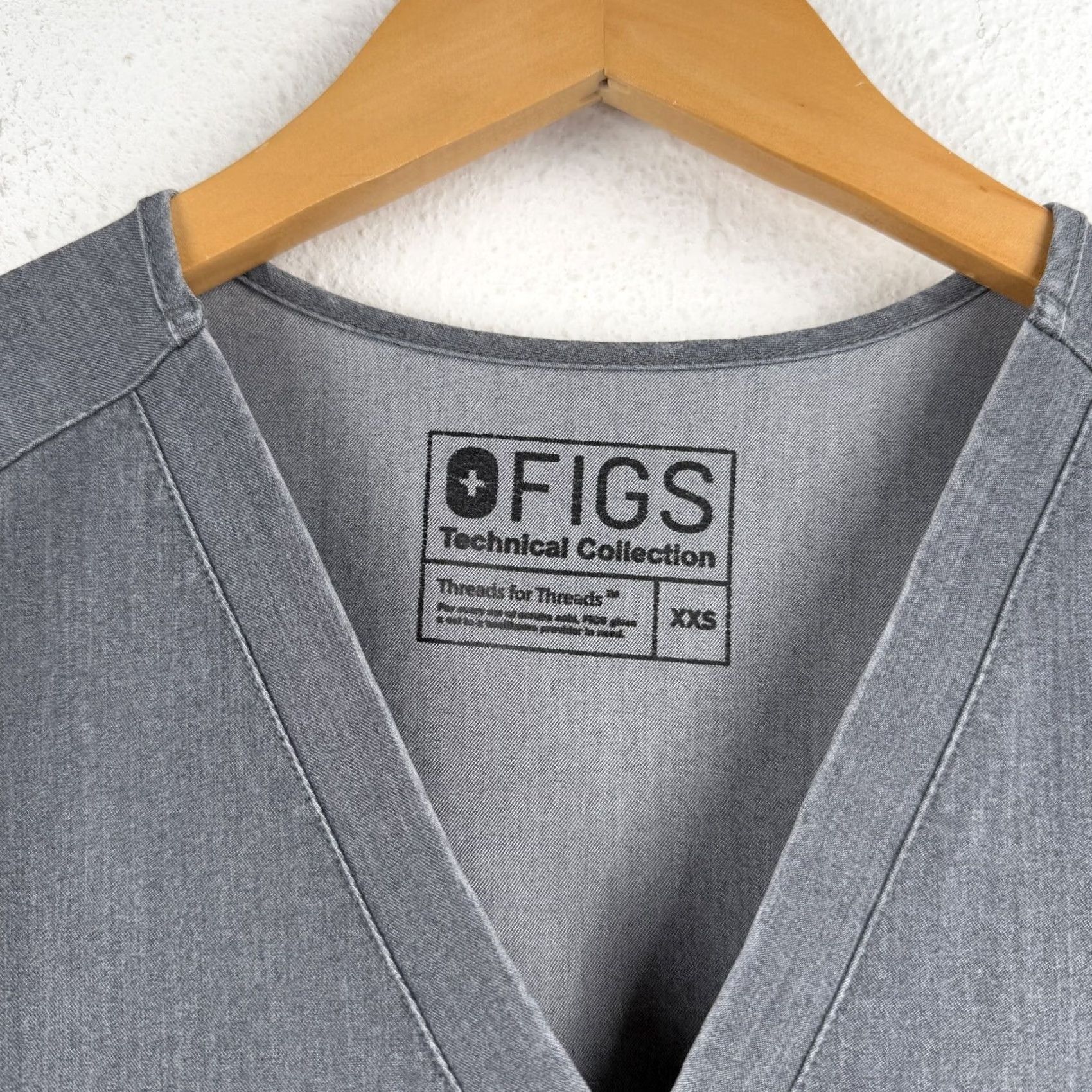 Vintage VINTAGE FIGS Scrub Top Womens 2XS Graphite Gray Casma Three Pocket Medical Nurse Top Shirt 2XS Womens Gray FIGS Scrub Top Size XXS / US 00 / IT 34 - 3 Thumbnail
