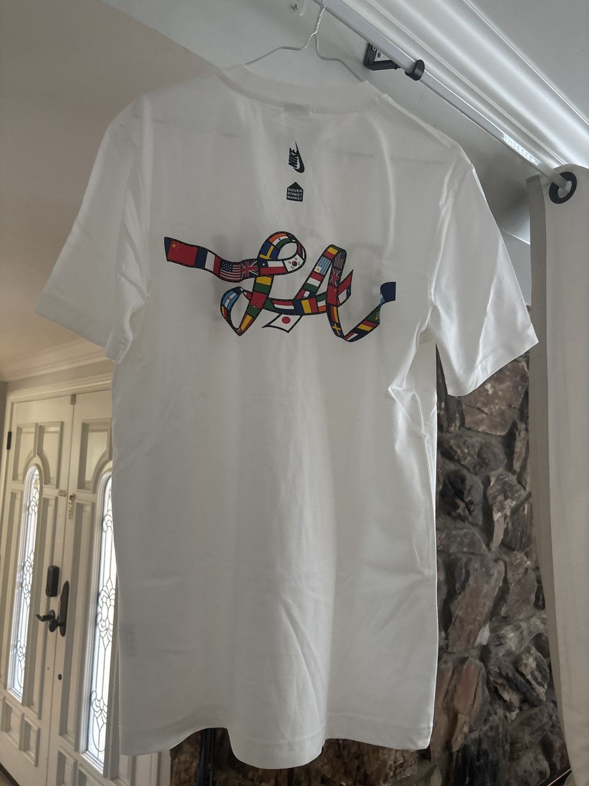 Dover Street Market × Nike Dover street market dsm la Nike flags t shirt white medium Size US M / EU 48-50 / 2 - 1 Thumbnail