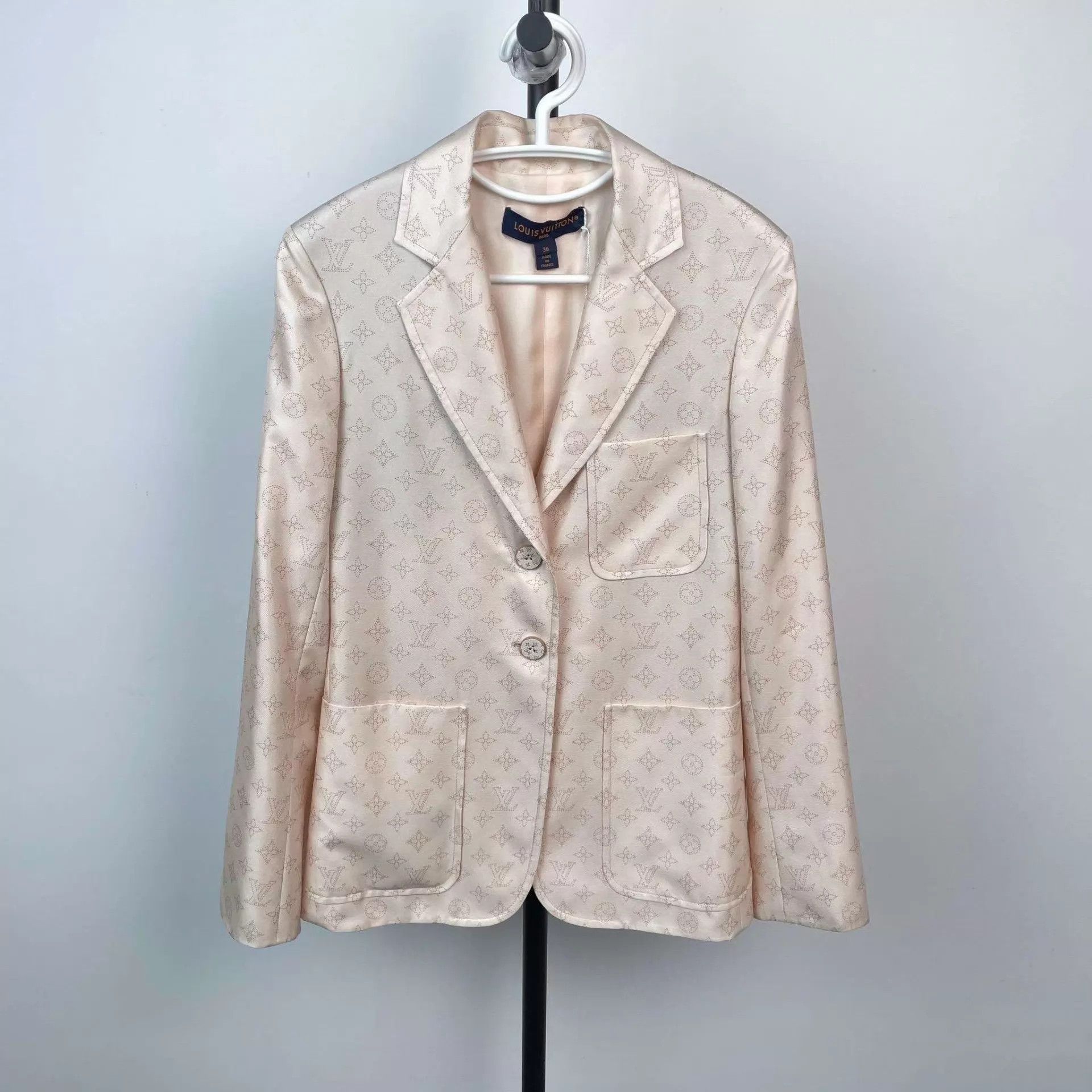 LV all over print silk light pink 36 suit jacket S