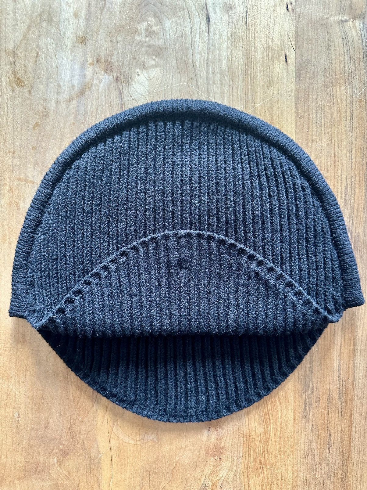 Maison Margiela Martin Margiela MM6 - Black Circle Beanie (A/W 2020) Size ONE SIZE - 1 Thumbnail