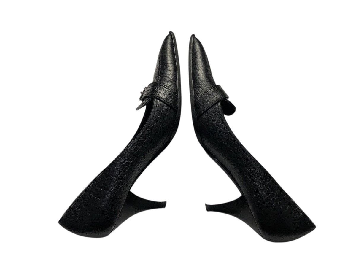 Prada 2000s Prada textured leather pointed pumps Size US 9 / IT 39 - 5 Thumbnail