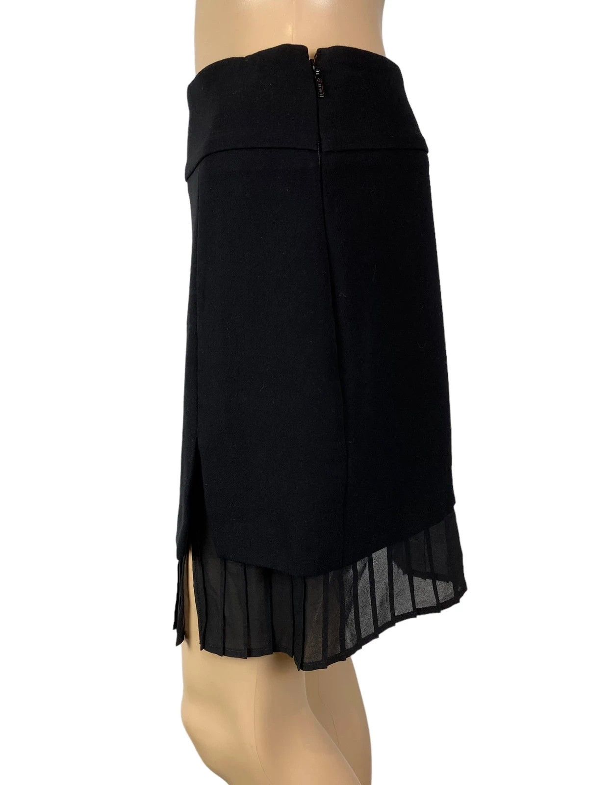 Pinko Pinko Mini Skirt With Mesh size GB8 I40 Size 27" / US 4 / IT 40 - 5 Thumbnail