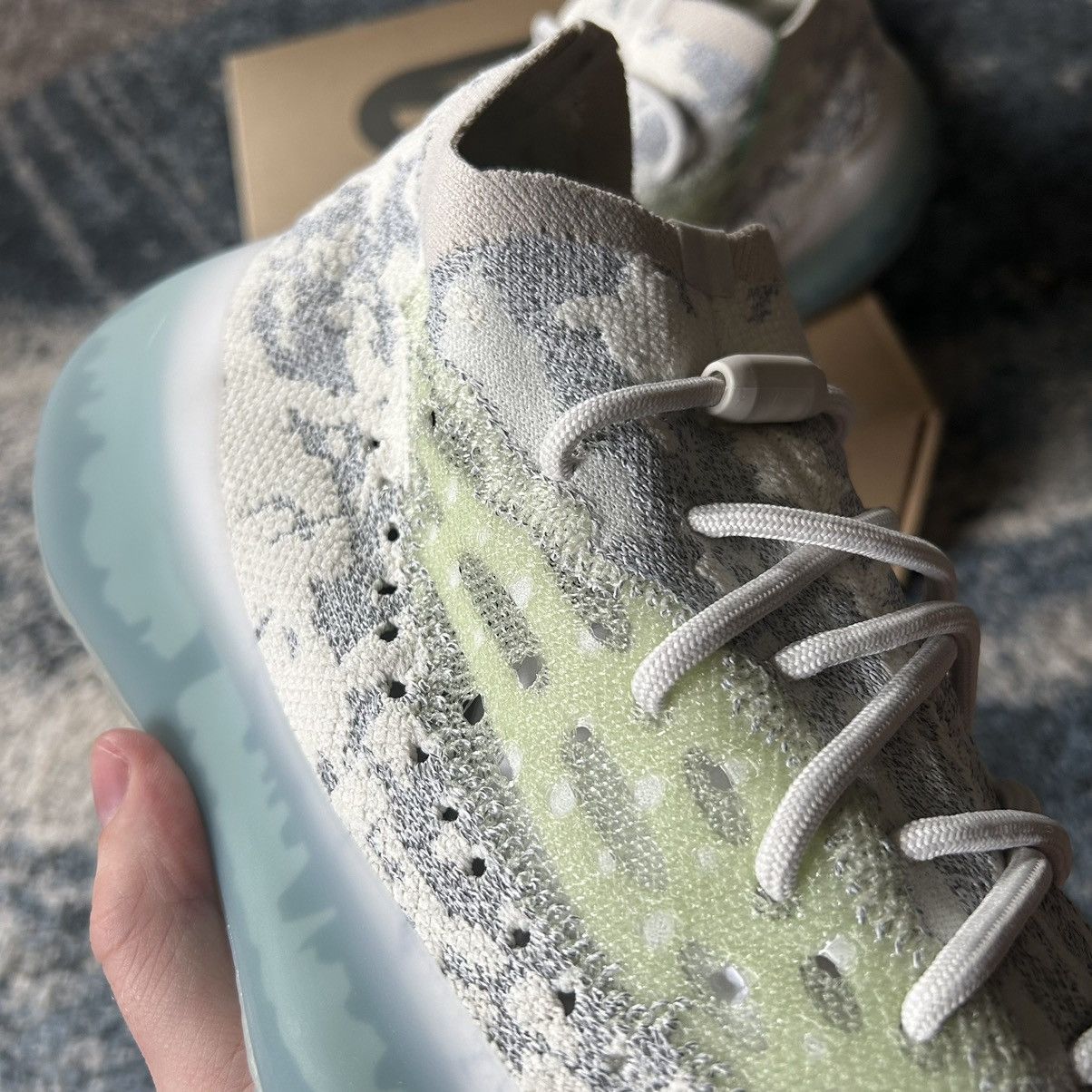 Adidas × Kanye West YEEZY BOOST 380 ALiEN BLUE REFLECTiVE GLOW GREEN PRiMEKNiT Size US 10 / EU 43 - 6 Thumbnail