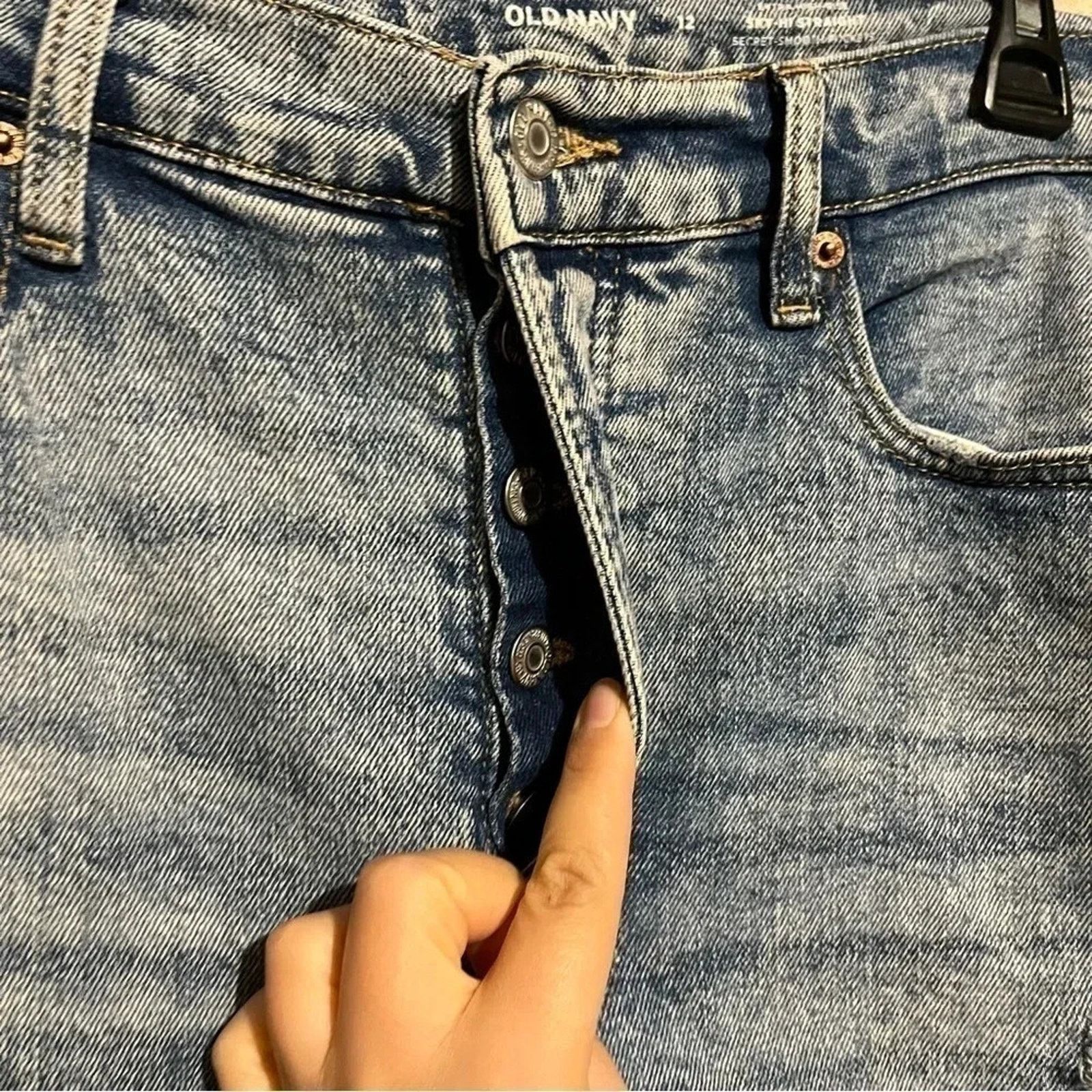 Old Navy Old Navy Women's Distressed Sky-Hi Extra Jeans Size 12 Size 34" / US 12 / IT 48 - 10 Thumbnail