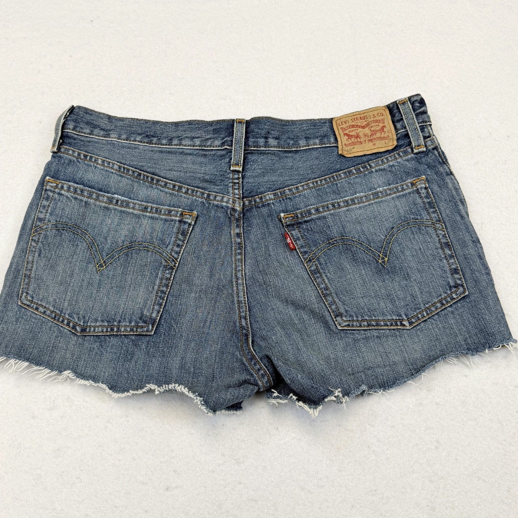 Levi's Levi's Shorts Womens 31 Blue Denim Cut-Off Distressed Frayed Hem Casual Size 24" / US 00 / IT 34 - 4 Thumbnail