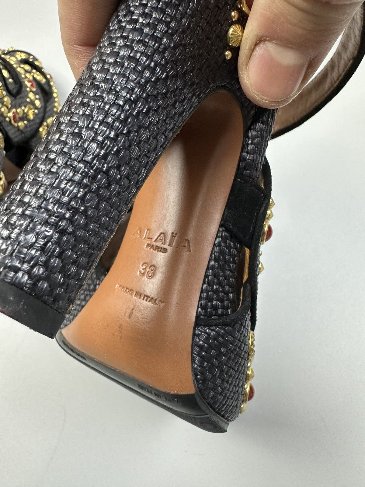 Alaia ALAIA STRAW PUMPS WITH STUDS APPLIED 12CM Size US 7 / IT 37 - 6 Thumbnail