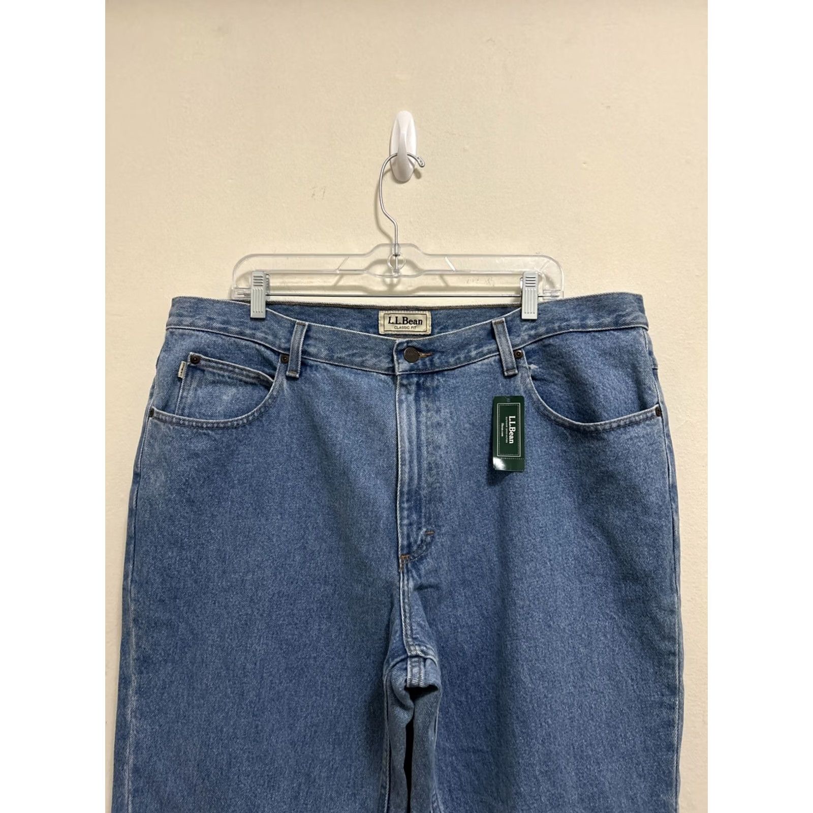 Vintage VINTAGE LL Bean Jeans 40x29 Light Wash Straight Leg 5-Pocket Mens Regular Blue Denim Size US 40 / EU 56 - 2 Thumbnail
