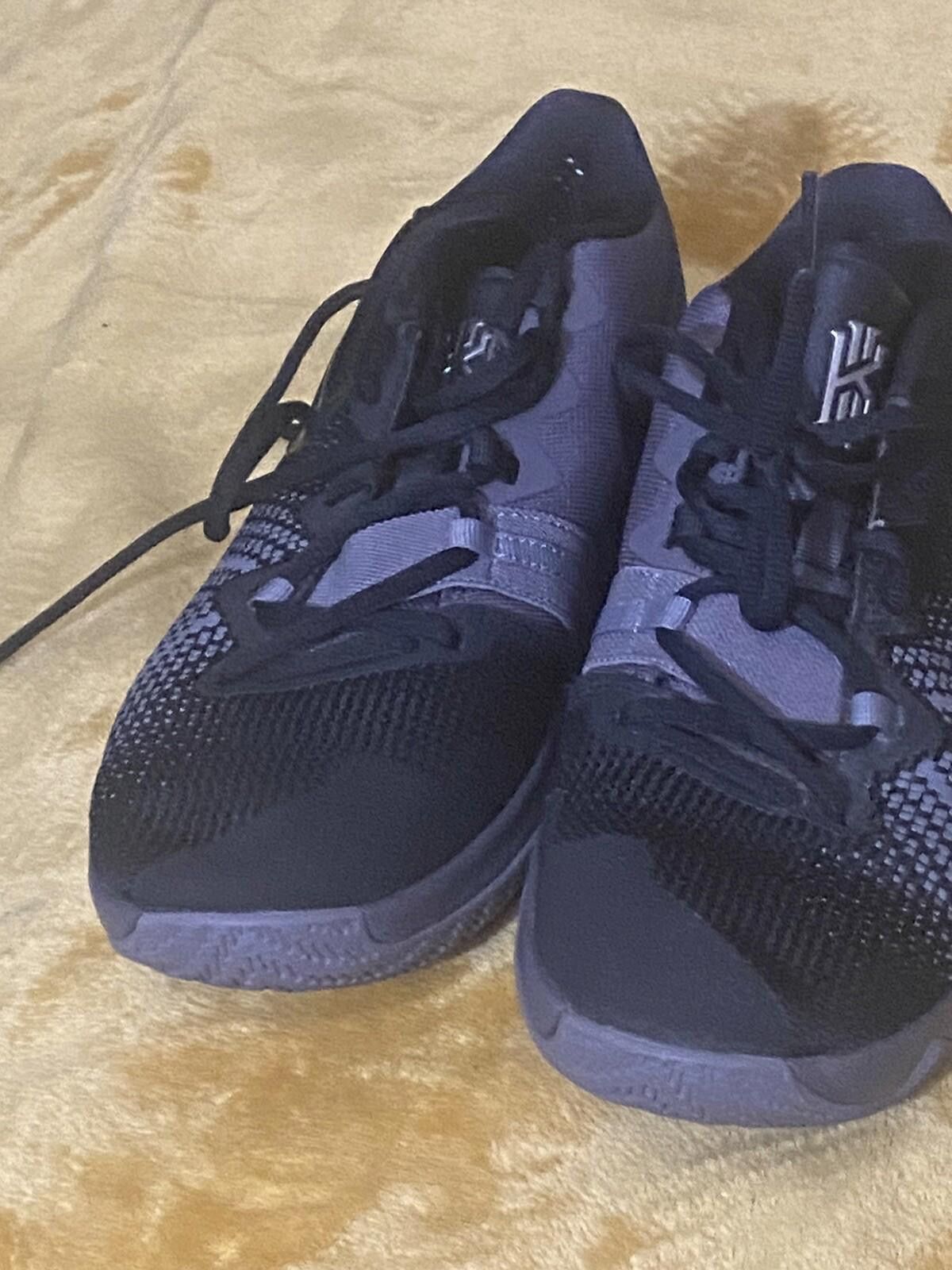 Nike Nike Flytrap Shoes Kyrie Irving 6Y Black Gray Mid AA1154011 Size US 6 / EU 39 - 11 Thumbnail