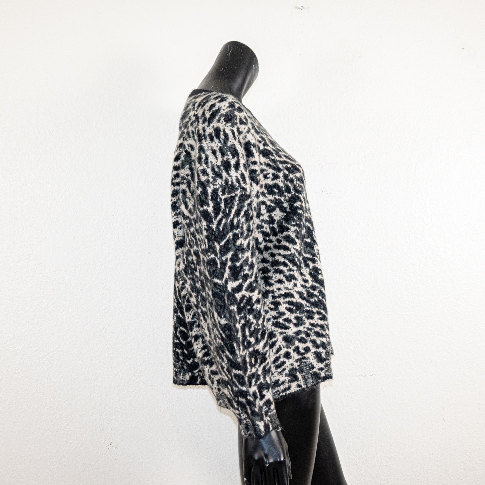 Other UK Other UK Rock n Roll Clothing Leopard Sweater distressed Size US M / EU 48-50 / 2 - 9 Thumbnail