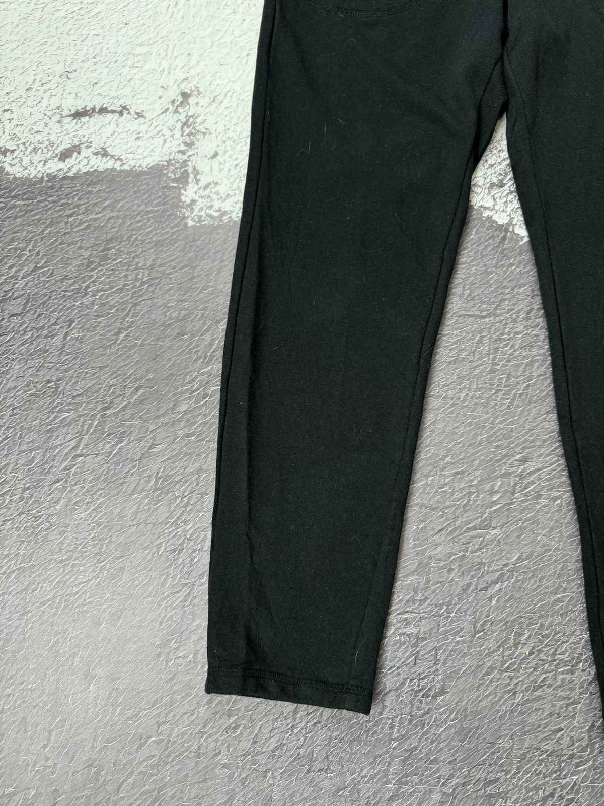 Japanese Brand Uniqlo black basic blank sweatpants Size US 34 / EU 50 - 3 Thumbnail