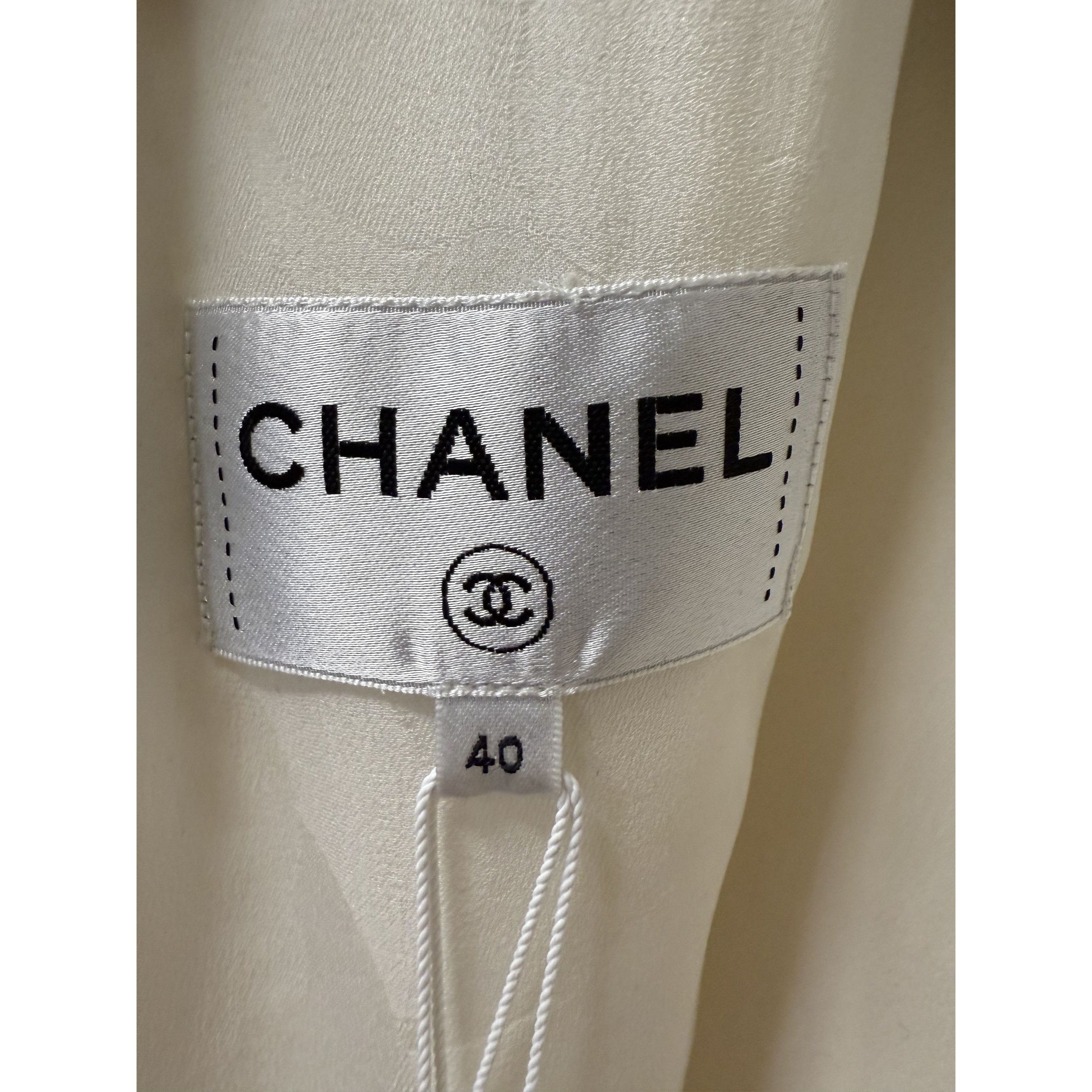 Chanel Chanel White Tweed Scalloped Sleeveless Dress Size 40 Made I Size S / US 4 / IT 40 - 3 Thumbnail
