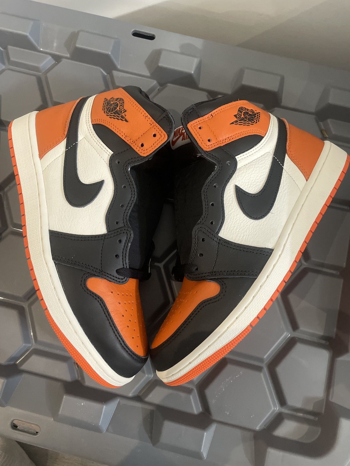 Jordan Brand Jordan 1 Shattered Backboard Size 10 Size US 10 / EU 43 - 1 Thumbnail