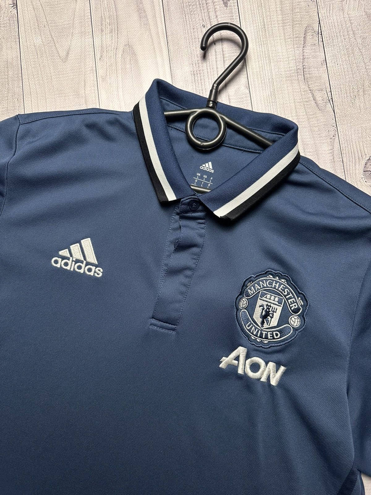Vintage Adidas Polo Manchester United soccer jersey size L Size US L / EU 52-54 / 3 - 2 Thumbnail
