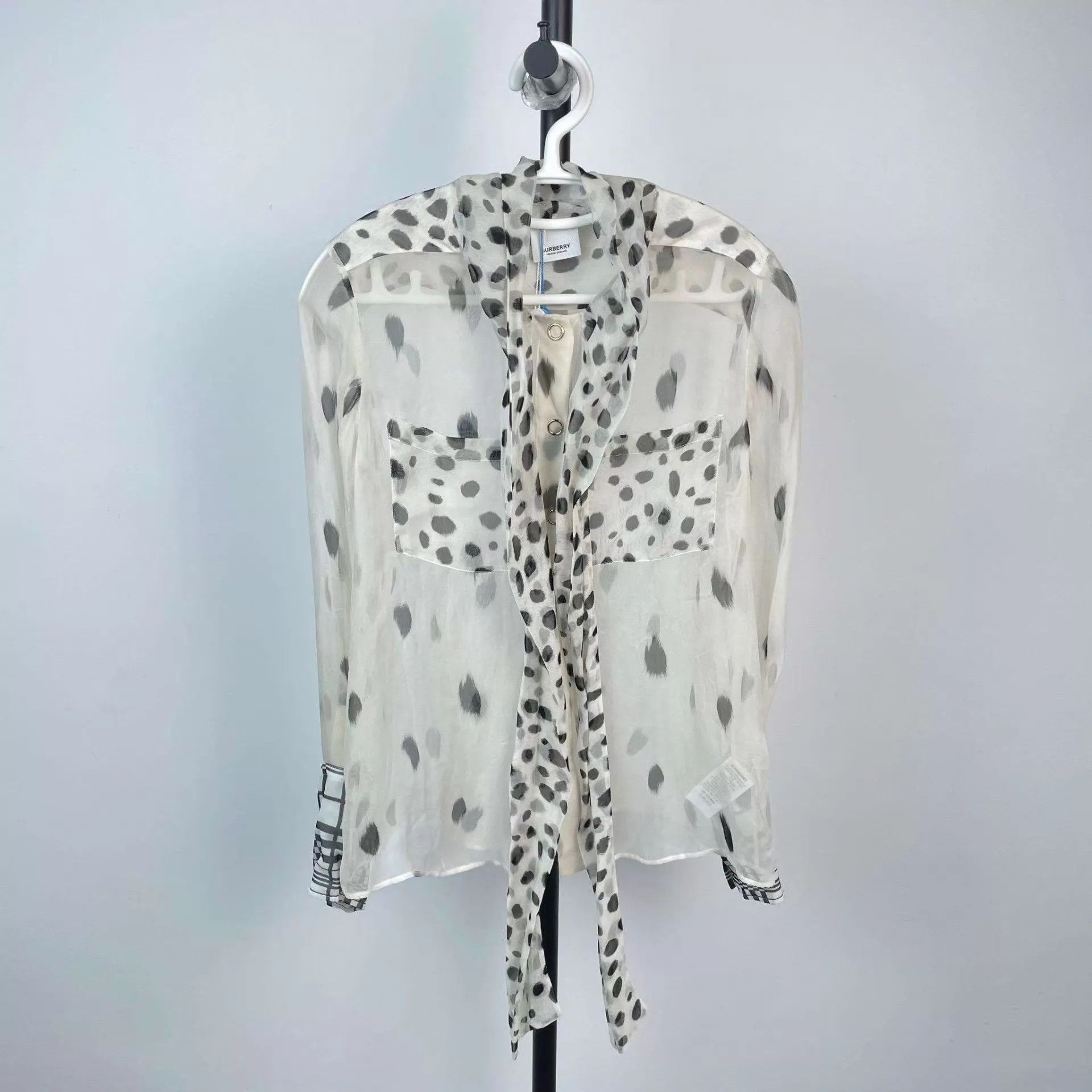 Burberry Burberry Silk Polka Dot Suit Size XS / US 0-2 / IT 36-38 - 3 Thumbnail