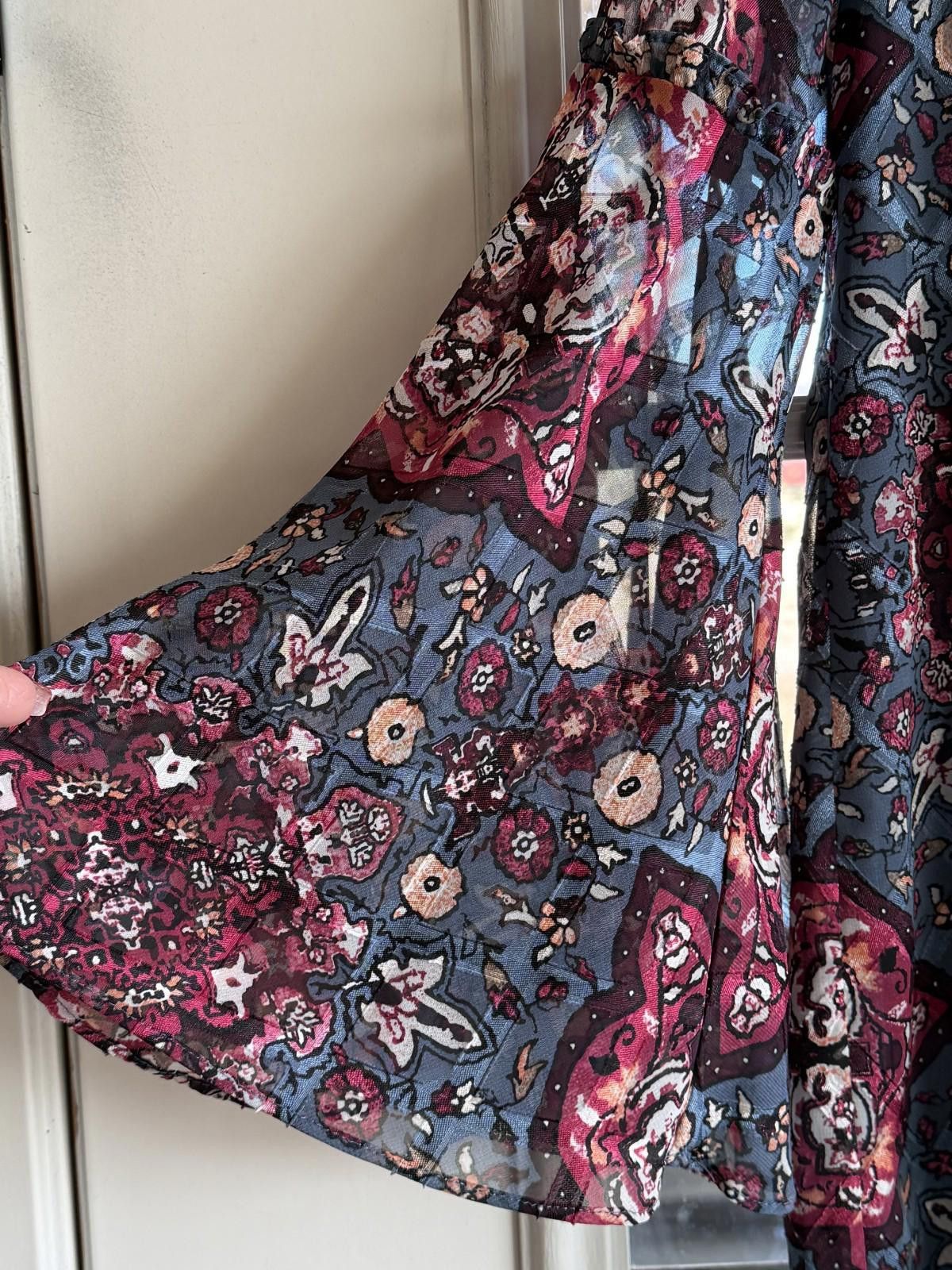 Other WHBM Boho Floral Bell Sleeve Dress Blue Rose M Size Size M / US 6-8 / IT 42-44 - 6 Thumbnail