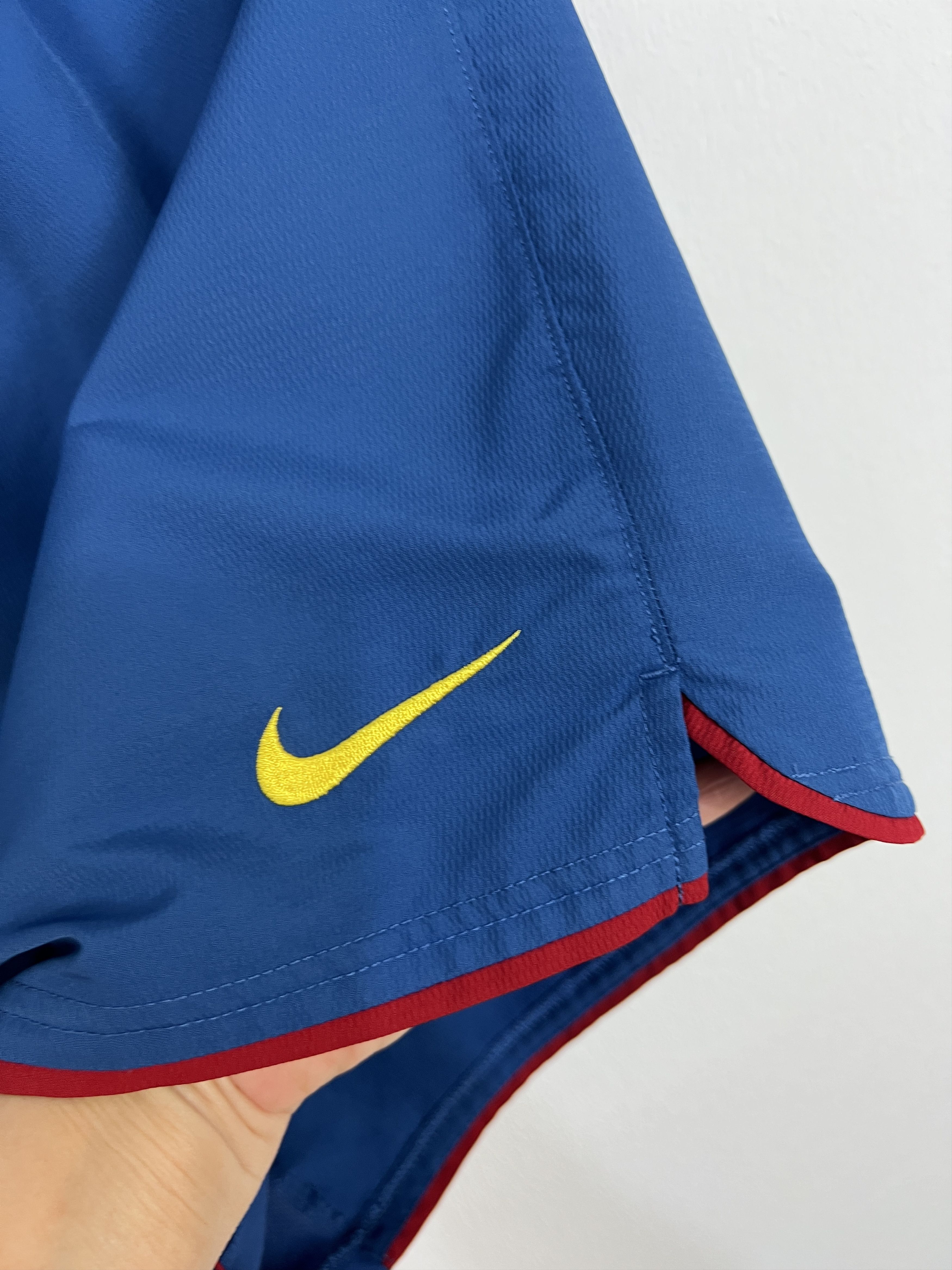 Nike Vintage Nike FC Barcelona Football Shorts Soccer L Size US 34 / EU 50 - 5 Thumbnail