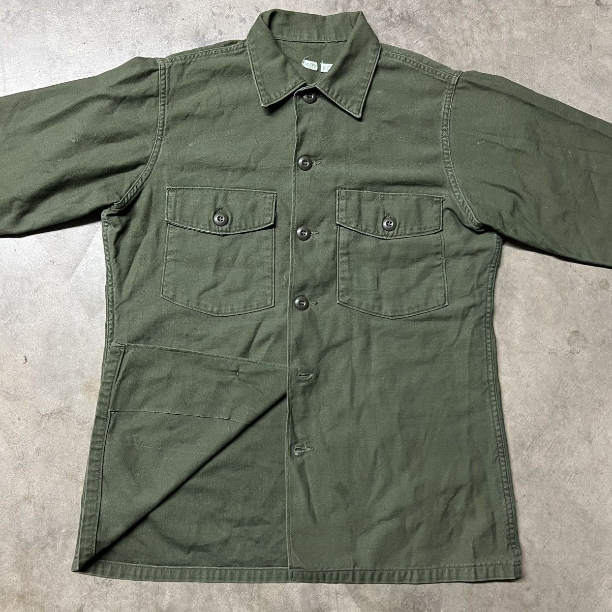 Vintage Vintage 1967 U.S. Military OG-107 Button-Up Sateen Shirt Size US M / EU 48-50 / 2 - 4 Thumbnail