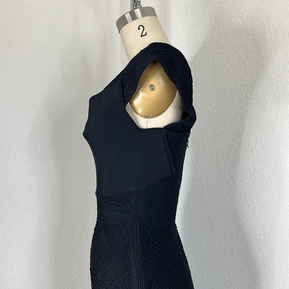 Roland Mouret Roland Mouret Myrtha Folded Sheath Dress V Neck Bandage Cap Size S / US 4 / IT 40 - 5 Thumbnail