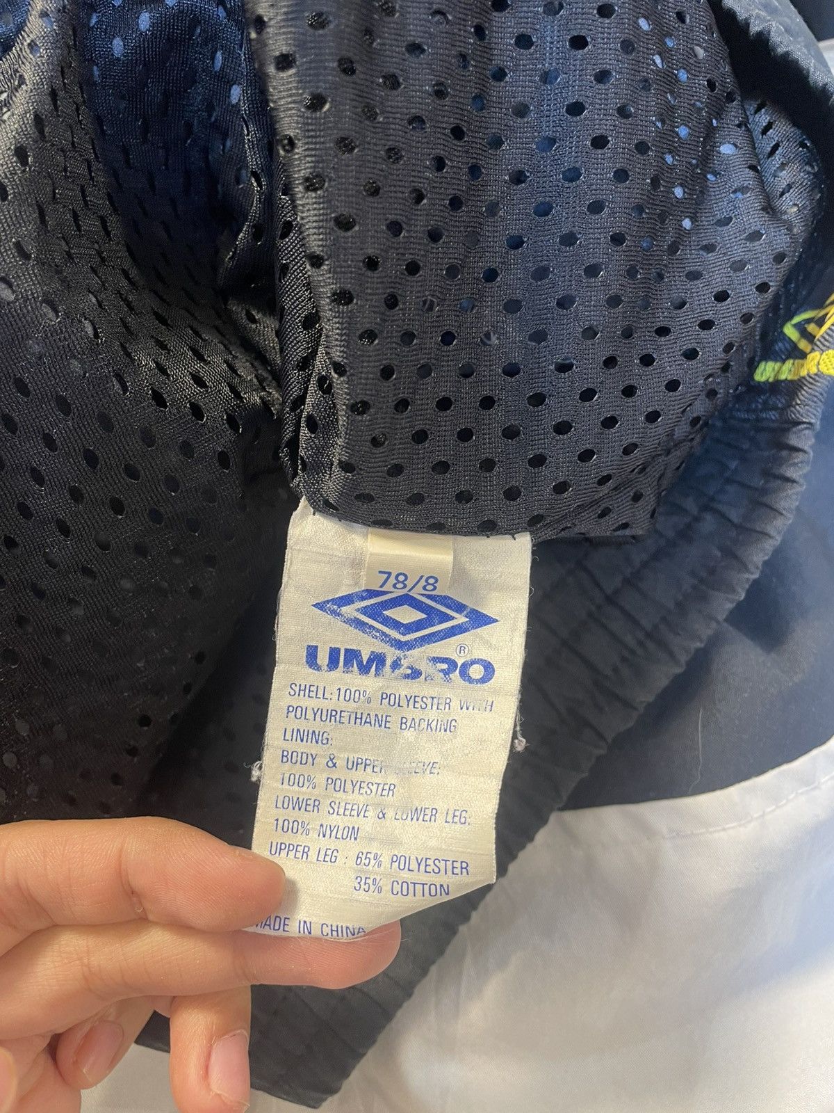 Umbro Vintage 1996-1997 Manchester United Trainning Tracksuit Size US M / EU 48-50 / 2 - 10 Thumbnail