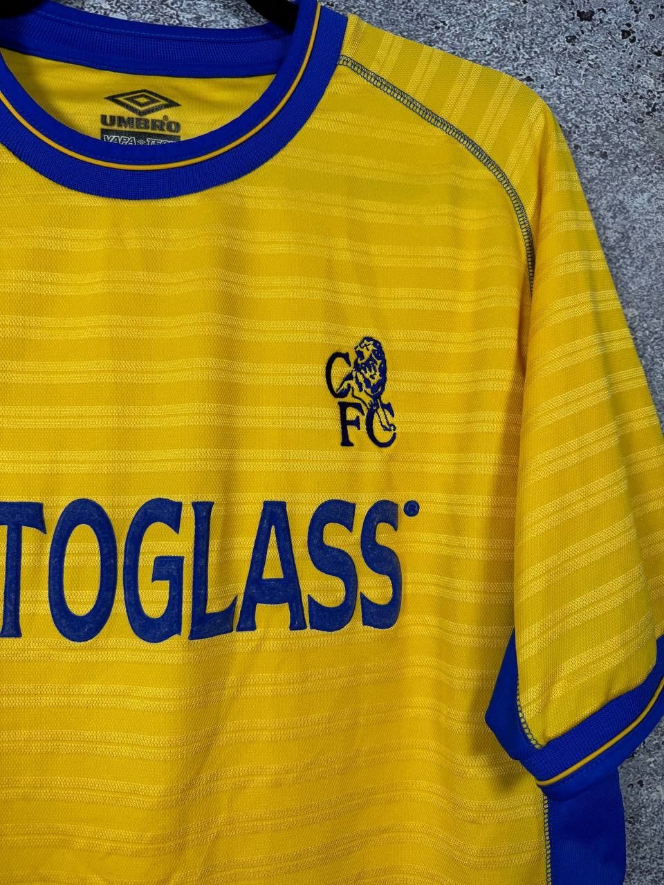 Umbro Vintage Chelsea 2000/02 Umbro Third Soccer Jersey Large Size US L / EU 52-54 / 3 - 7 Thumbnail