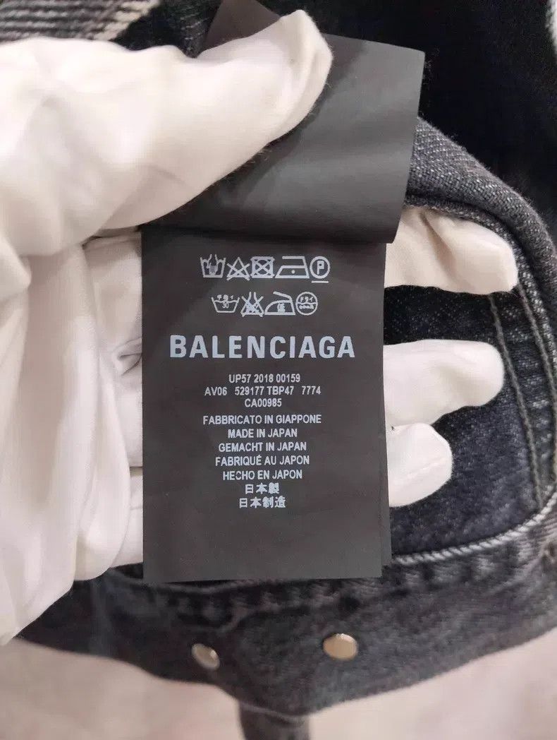 Balenciaga Balenciaga Washed distressed denim jacket Size XXS / US 00 / IT 34 - 4 Thumbnail