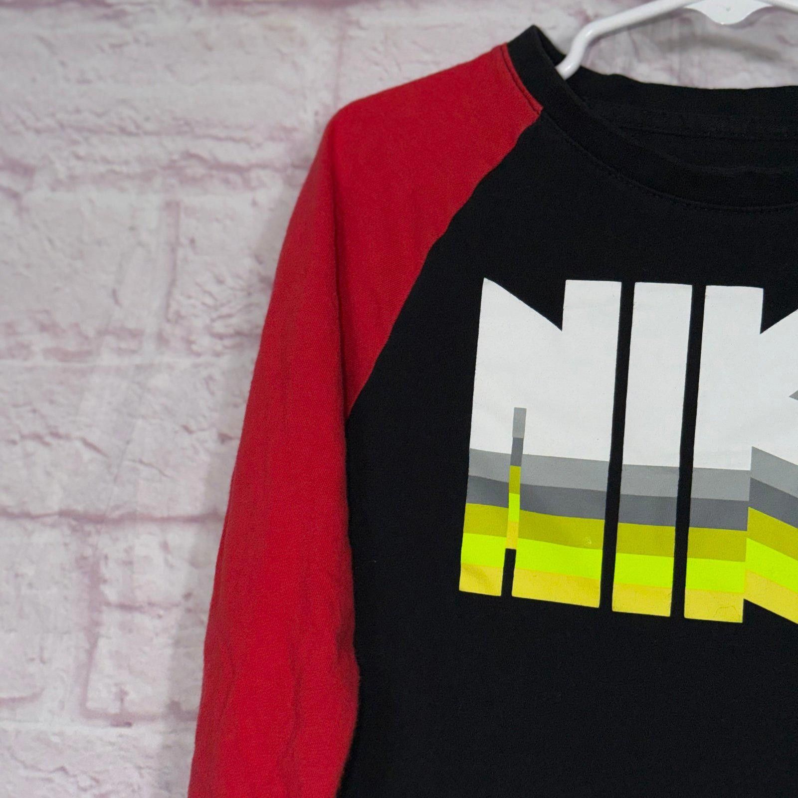 Nike Nike Kids Long Sleeve Graphic Tee Size 5 Size US XXS / EU 40 - 3 Thumbnail