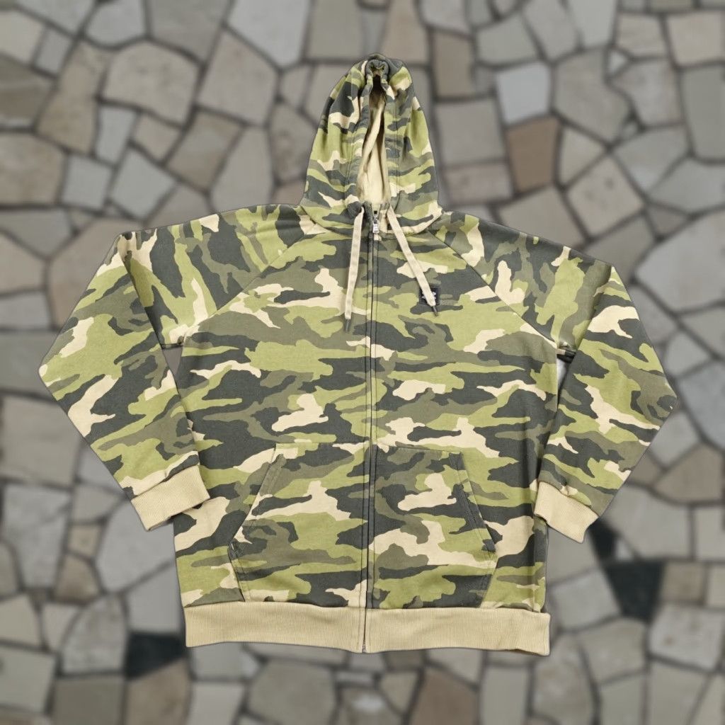 Under Armour Under Armour Hoodie Mens Large Green Camouflage Camo Full Zip Sweatshirt Fleece Size US L / EU 52-54 / 3 - 1 Thumbnail