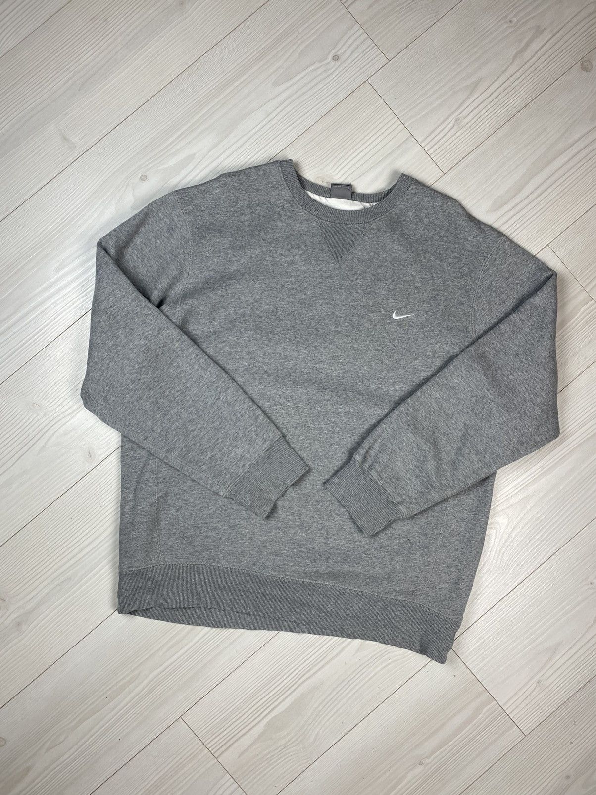 Vintage Vintage Nike small swoosh oversized sweatshirt y2k Size US XL / EU 56 / 4 - 2 Thumbnail