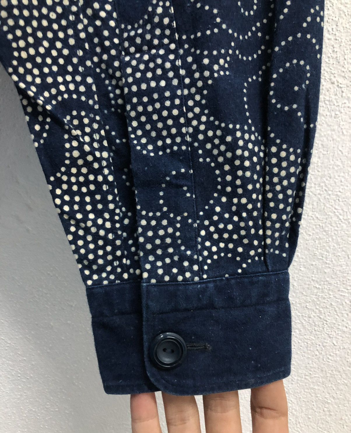 Japanese Brand Vintage Navy Blue Long-Sleeve Shirt with Cloud Batik Pattern Size US L / EU 52-54 / 3 - 8 Thumbnail