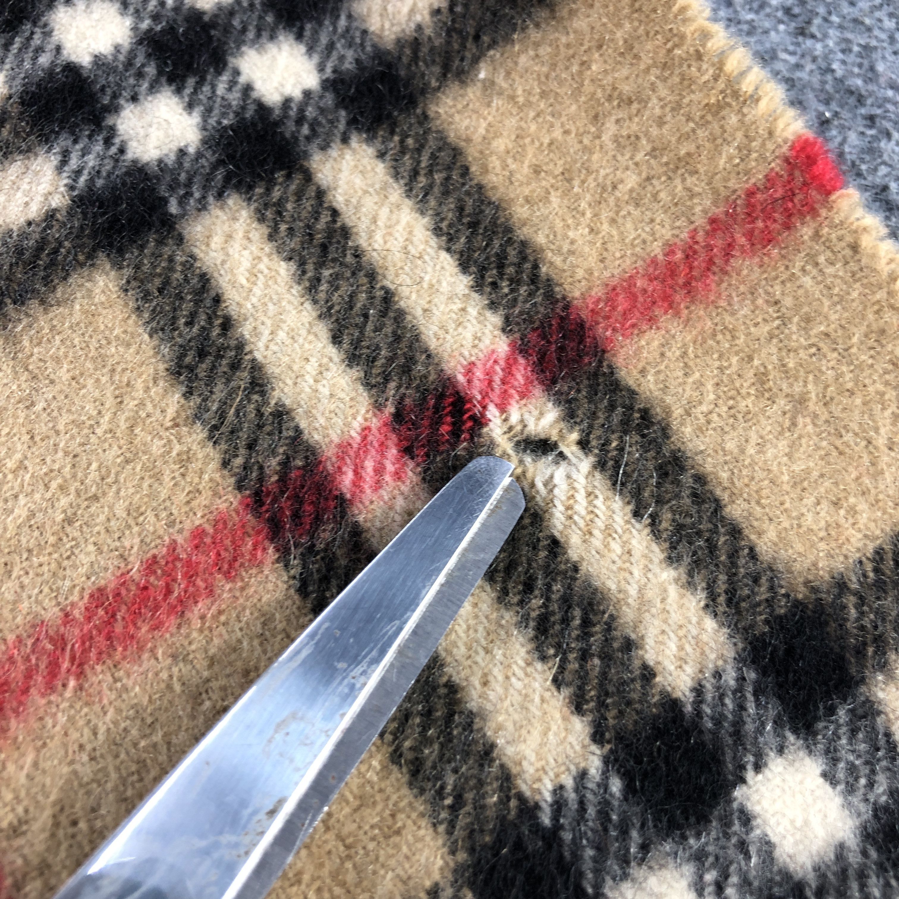 Burberry Burberry Tan Nova Check Cashmere Scarf Muffler V2857 Size ONE SIZE - 7 Thumbnail