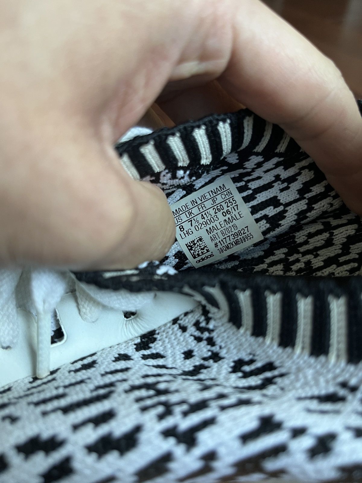 Adidas adidas NMD_R1 Primeknit Zebra Sashiko Size US 8 / EU 41 - 9 Thumbnail