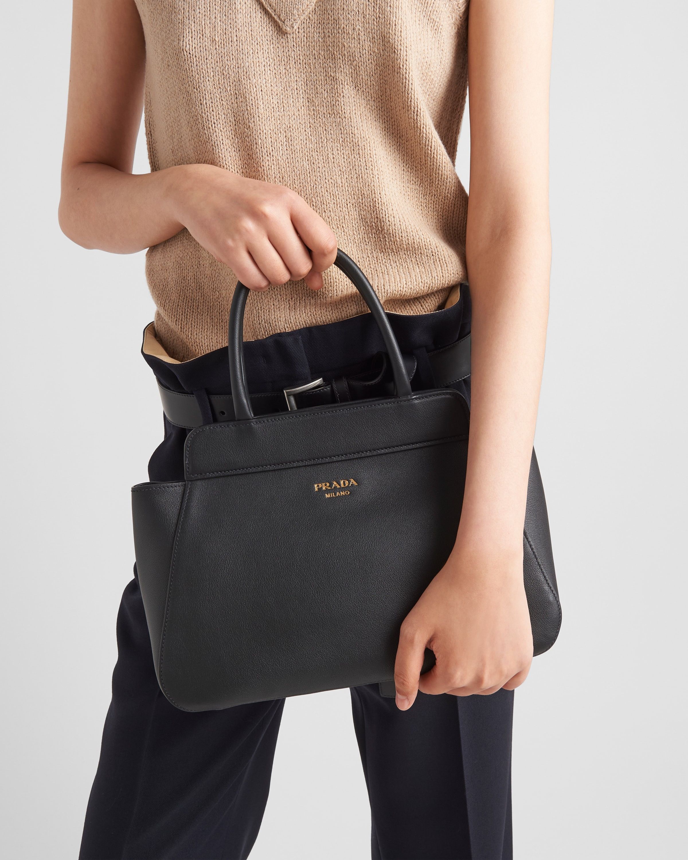Prada o1la1rc1a0925 Size: OS / Medium Leather Tote Bag in Black Size ONE SIZE - 7 Thumbnail