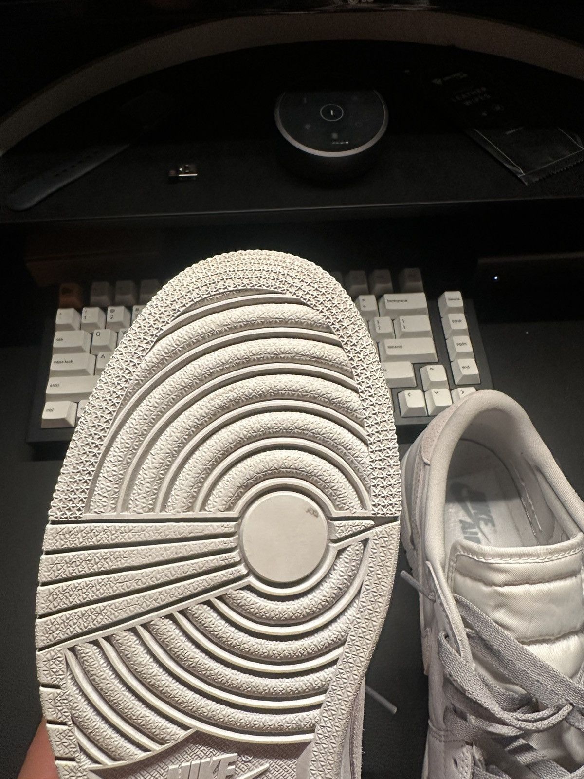 Jordan Brand × Nike Jordan 1 neutral grey 2021 Size US 11.5 / EU 44-45 - 7 Thumbnail