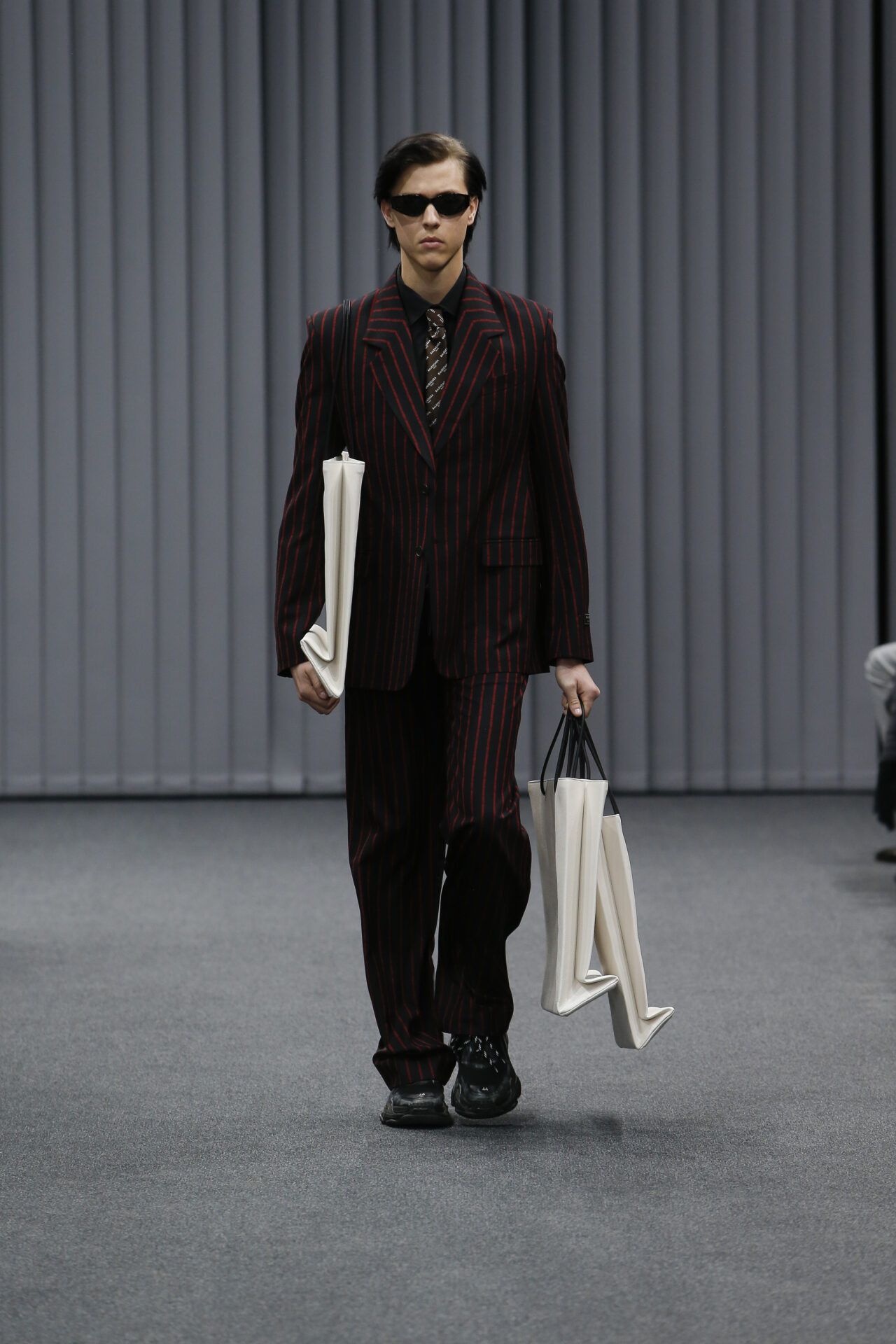 Balenciaga RARE Balenciaga FW17 "URL" Runway Suit Size 44R - 10 Thumbnail