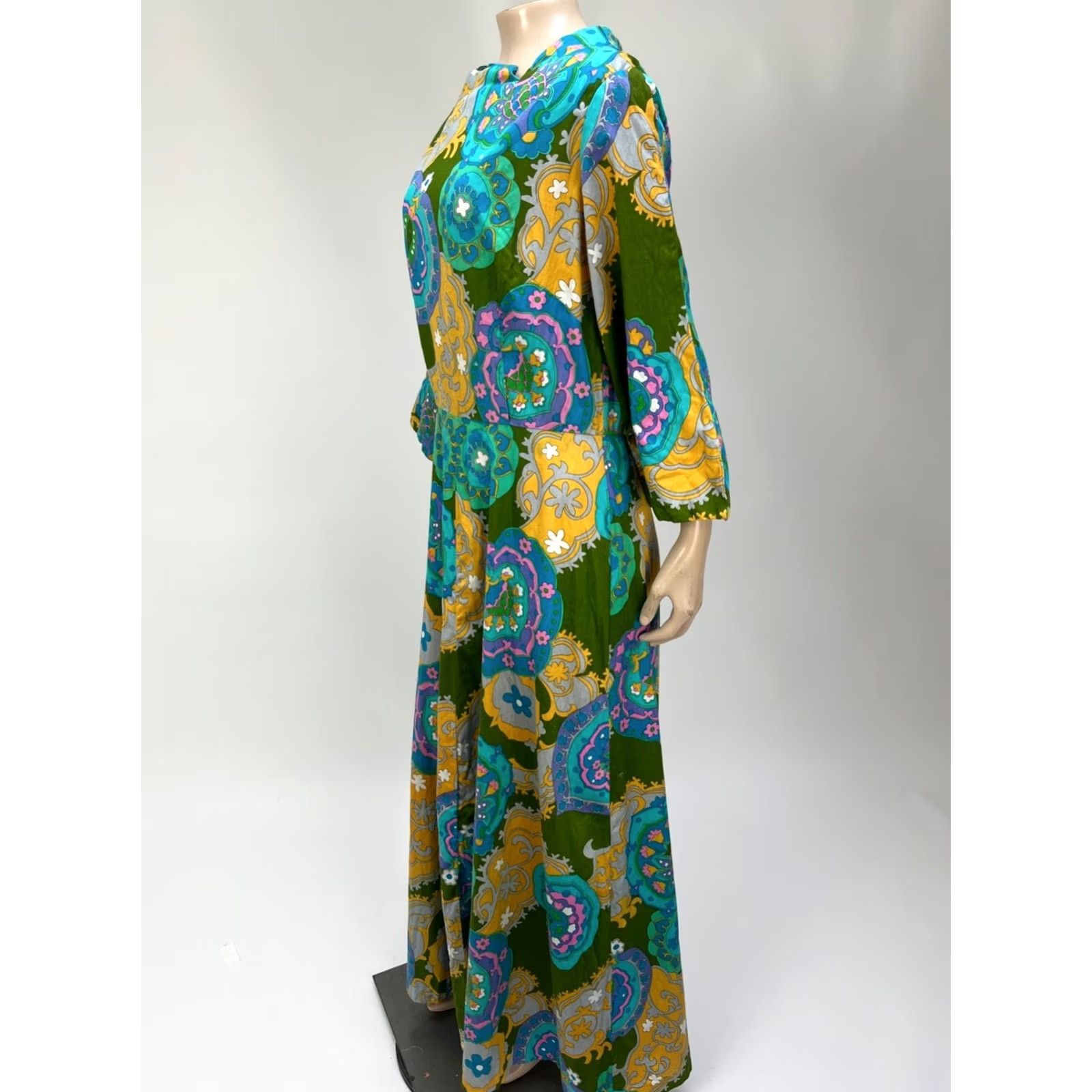 Vintage VINTAGE 70s Dress Green Bee Apple Print Shift Sleeveless Hawaii Party Mini Alice M Size 4XL / US 24-26 - 3 Thumbnail