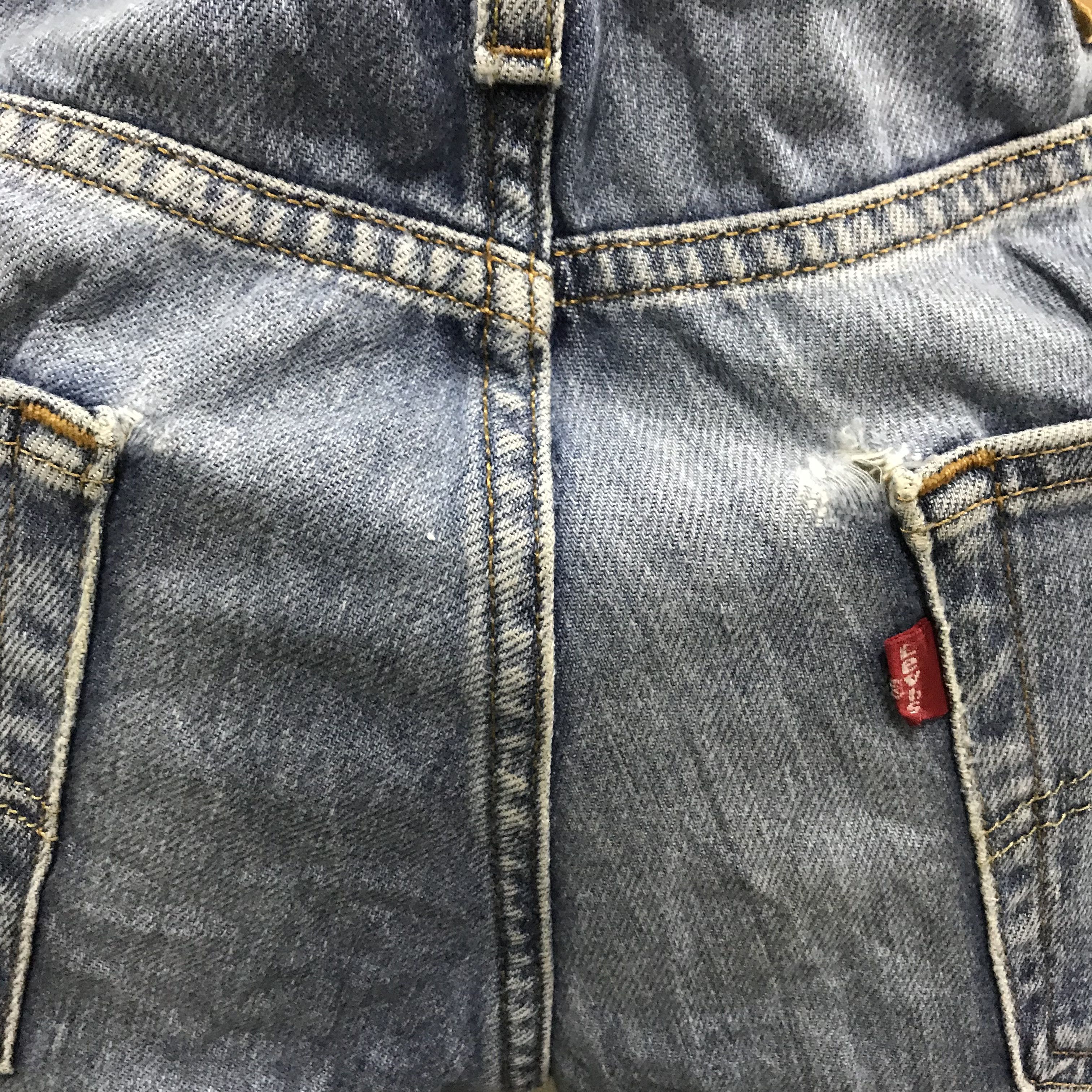 Levi's Vintage Levi’s 511 Slim Fit Jeans Light Wash Distressed Size US 32 / EU 48 - 11 Thumbnail