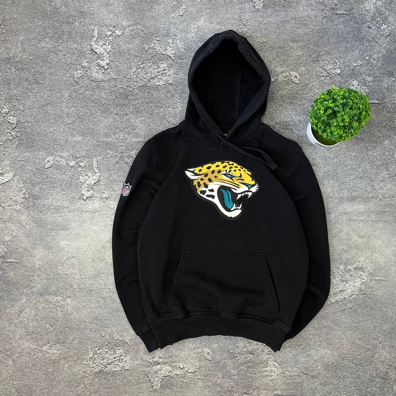 Vintage Jacksonville Jaguars Mens Black Pullover Hoodie NFL Size US S / EU 44-46 / 1 - 1 Thumbnail