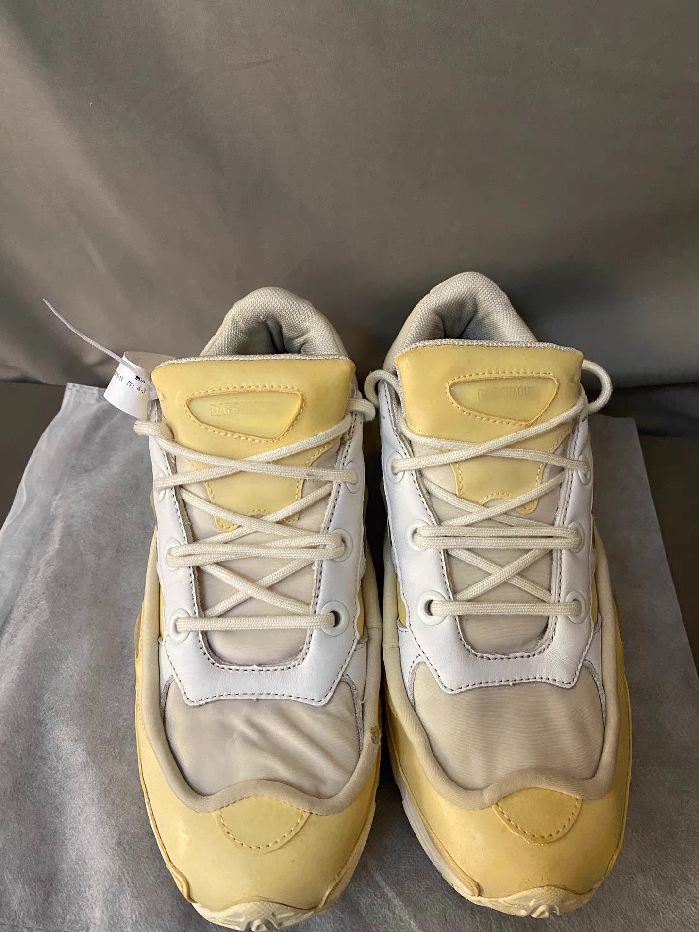 Raf Simons Raf Simons Ozweego White Cream Size US 10.5 / EU 43-44 - 2 Thumbnail
