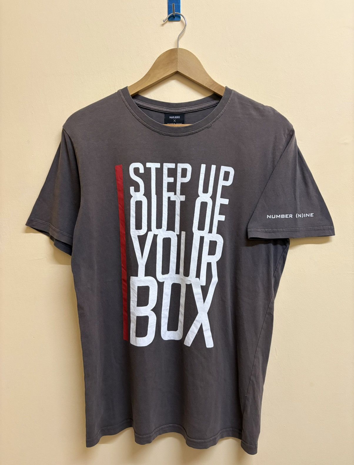 Number (N)ine Number (N)ine X Marlboro I Step Out Of Your Box T-Shirt Size US L / EU 52-54 / 3 - 1 Thumbnail
