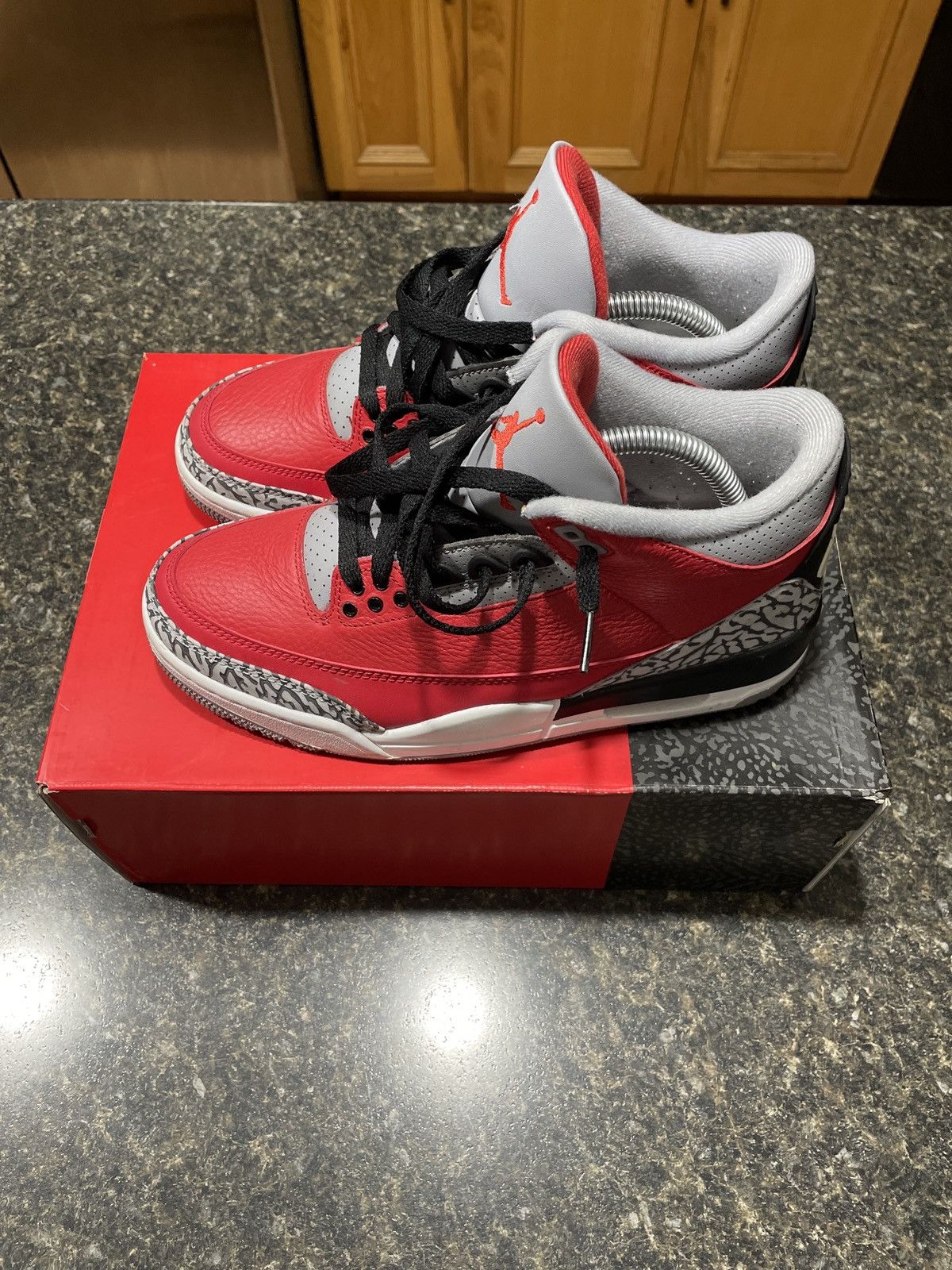 Jordan Brand Jordan 3 Retro SE UNITE (Chicago Exclusive) Size US 7.5 / EU 40-41 - 4 Thumbnail