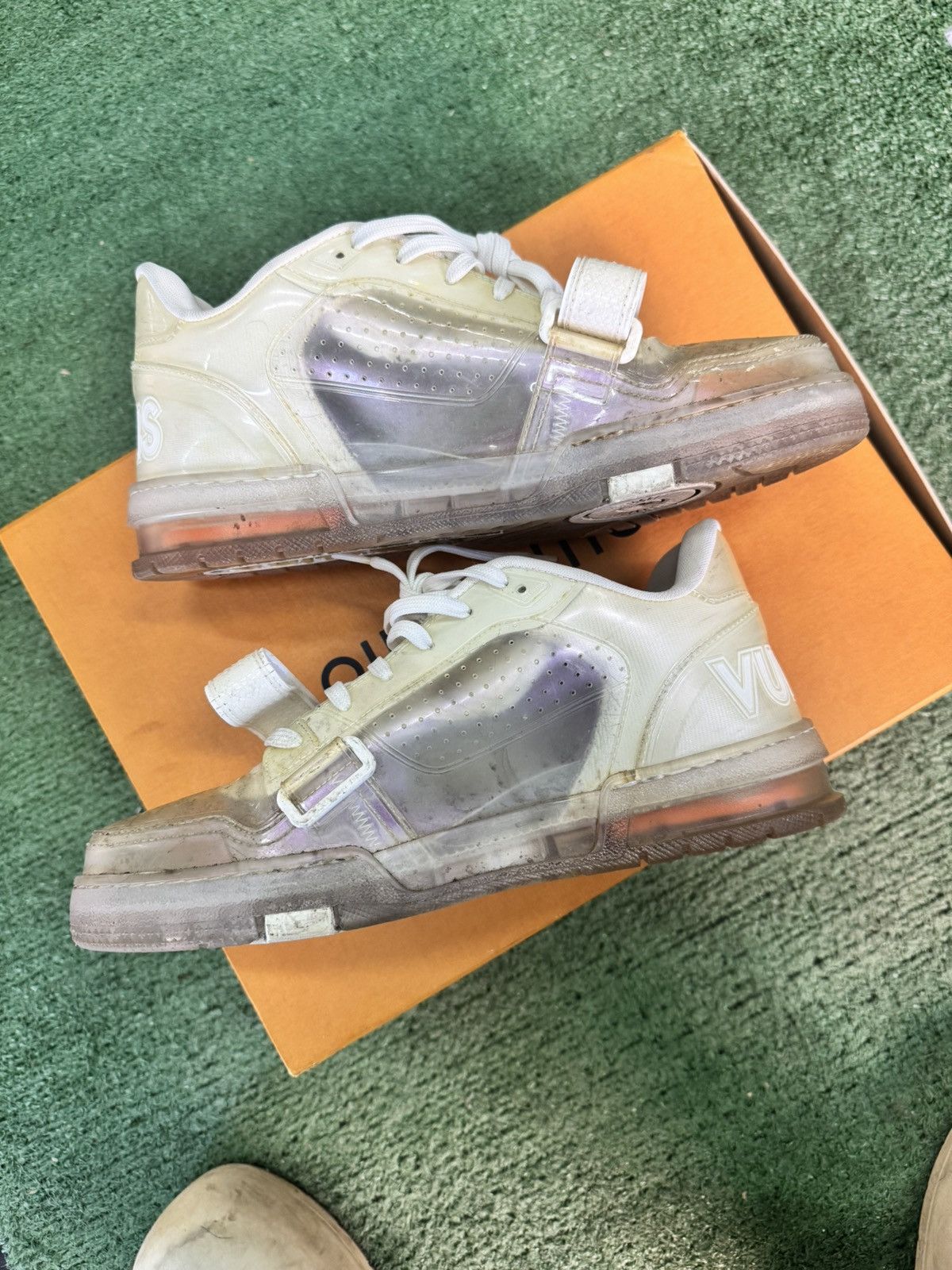 Louis Vuitton * Rare *Louis Vuitton Trainer “ Clear White “ Size US 7.5 / EU 40-41 - 3 Thumbnail