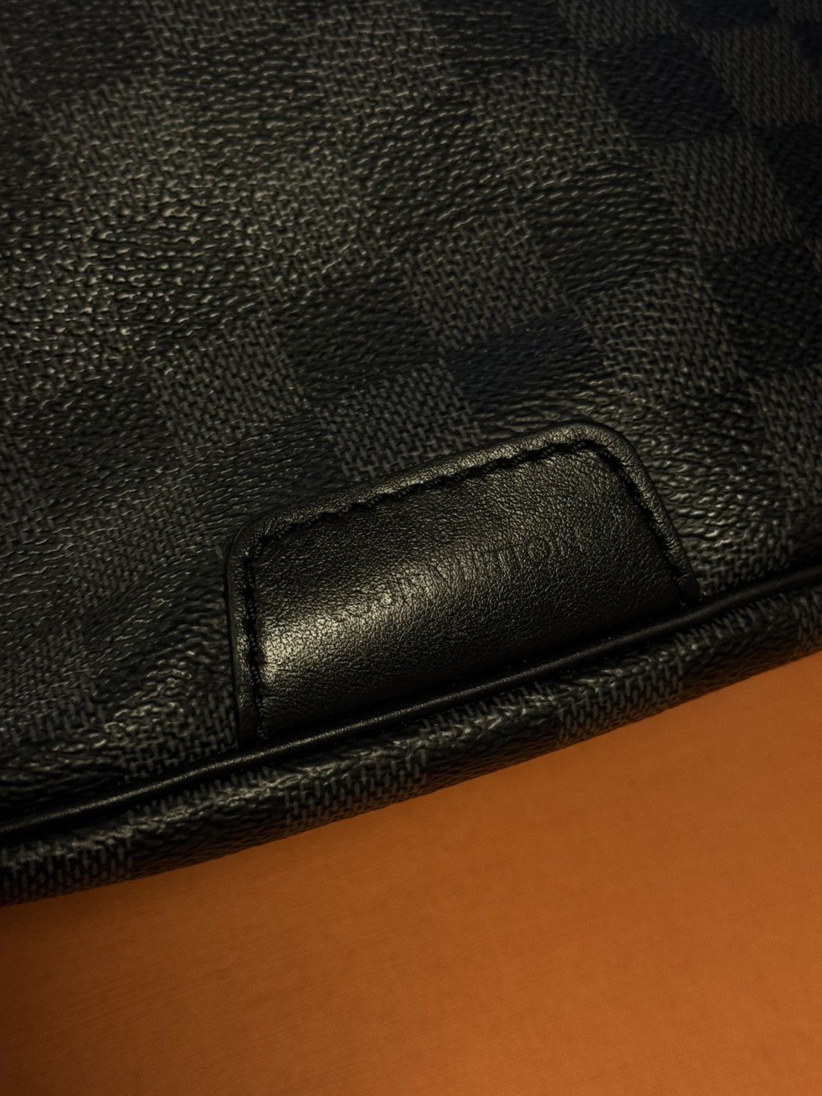 Louis Vuitton Louis Vuitton Navy Blue Discovery Belt Bag/ Cross Over 🧼 Size ONE SIZE - 14 Thumbnail