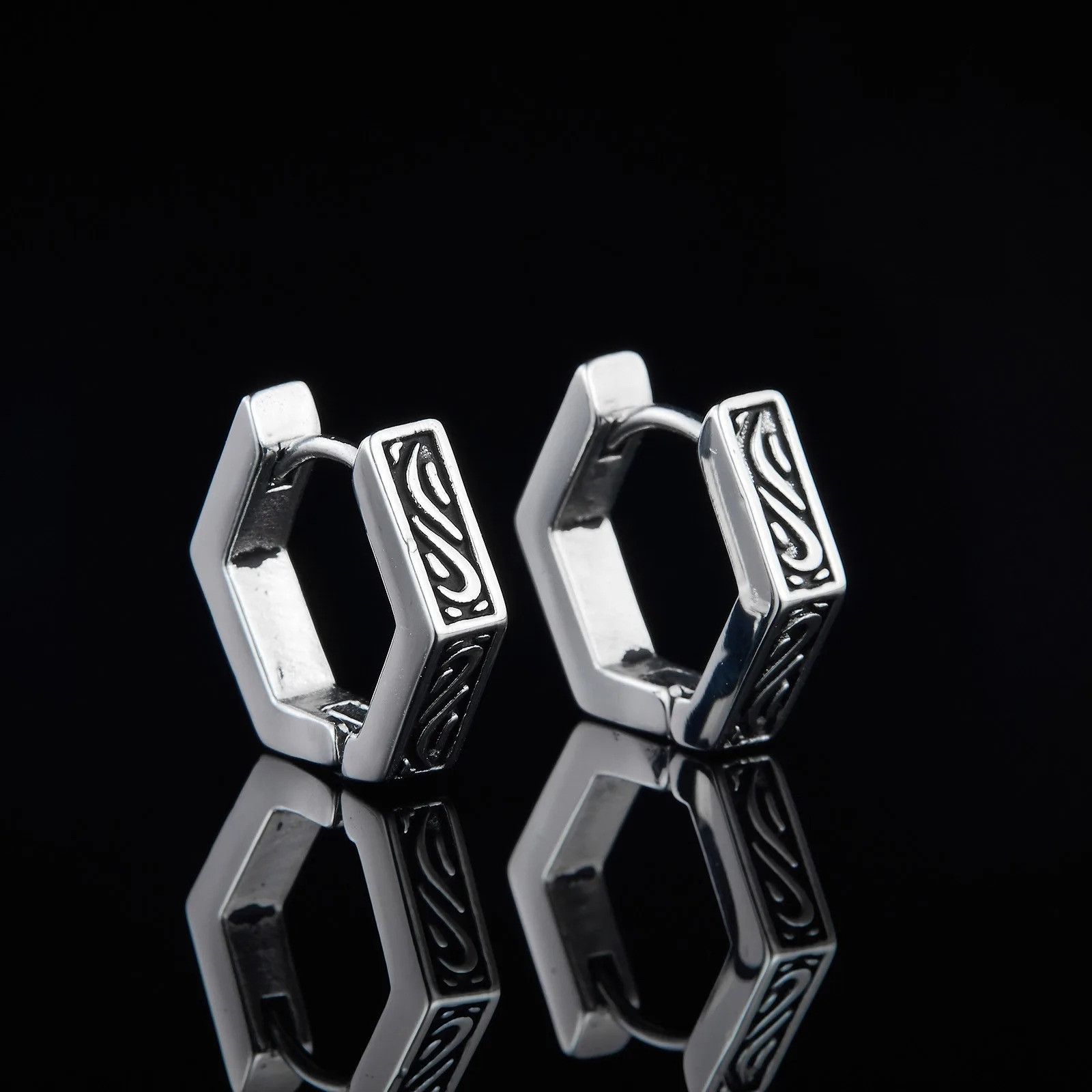 Japanese Brand × Vintage 1Pair Geometric Earrings Size ONE SIZE - 1 Thumbnail