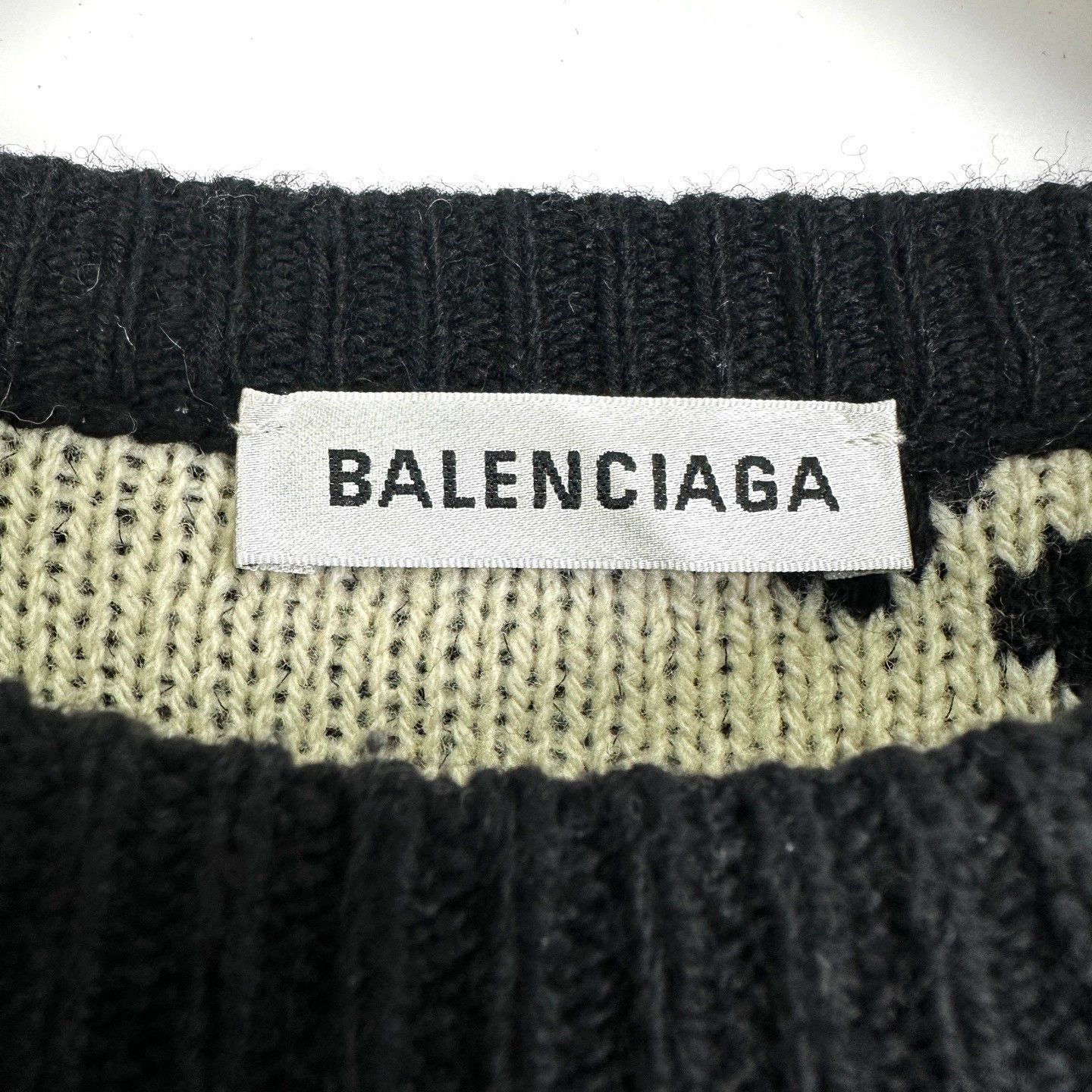 Balenciaga A must-have for trendsetters! Balenciaga ogo sweater Size L / US 10 / IT 46 - 7 Thumbnail